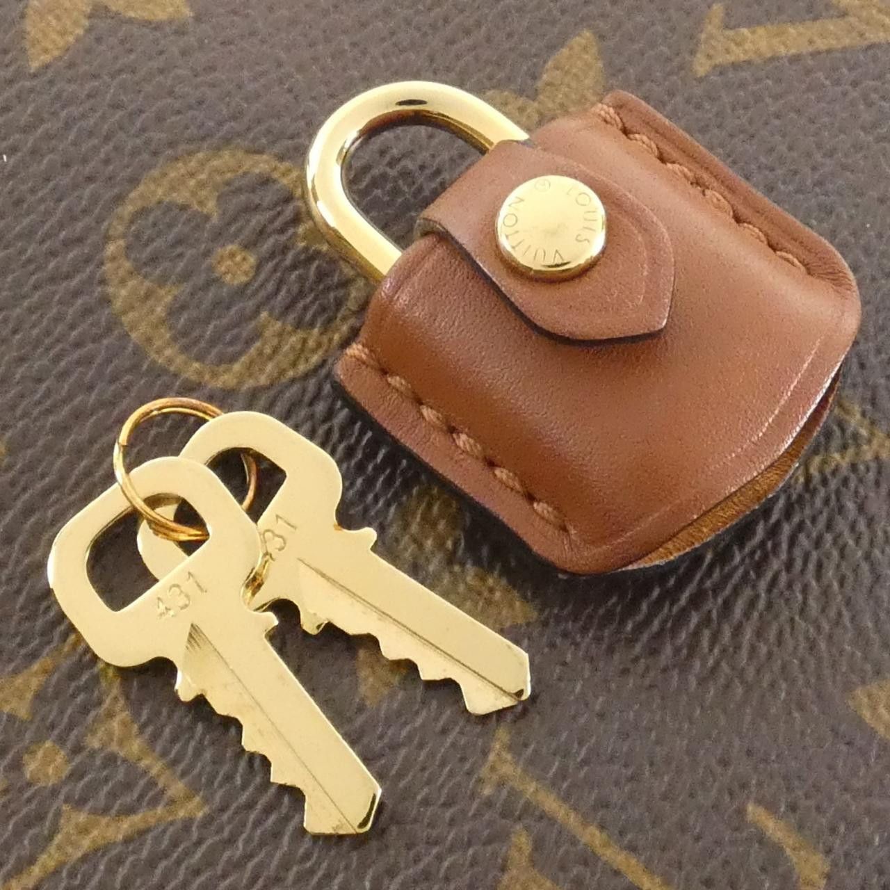 Louis Vuitton Louis Vuitton Louis Vuitton Monogram Shoulder Bag Textile Shoulder Bag M44254 DUTY FREE for USA Size ONE SIZE - 7 Thumbnail