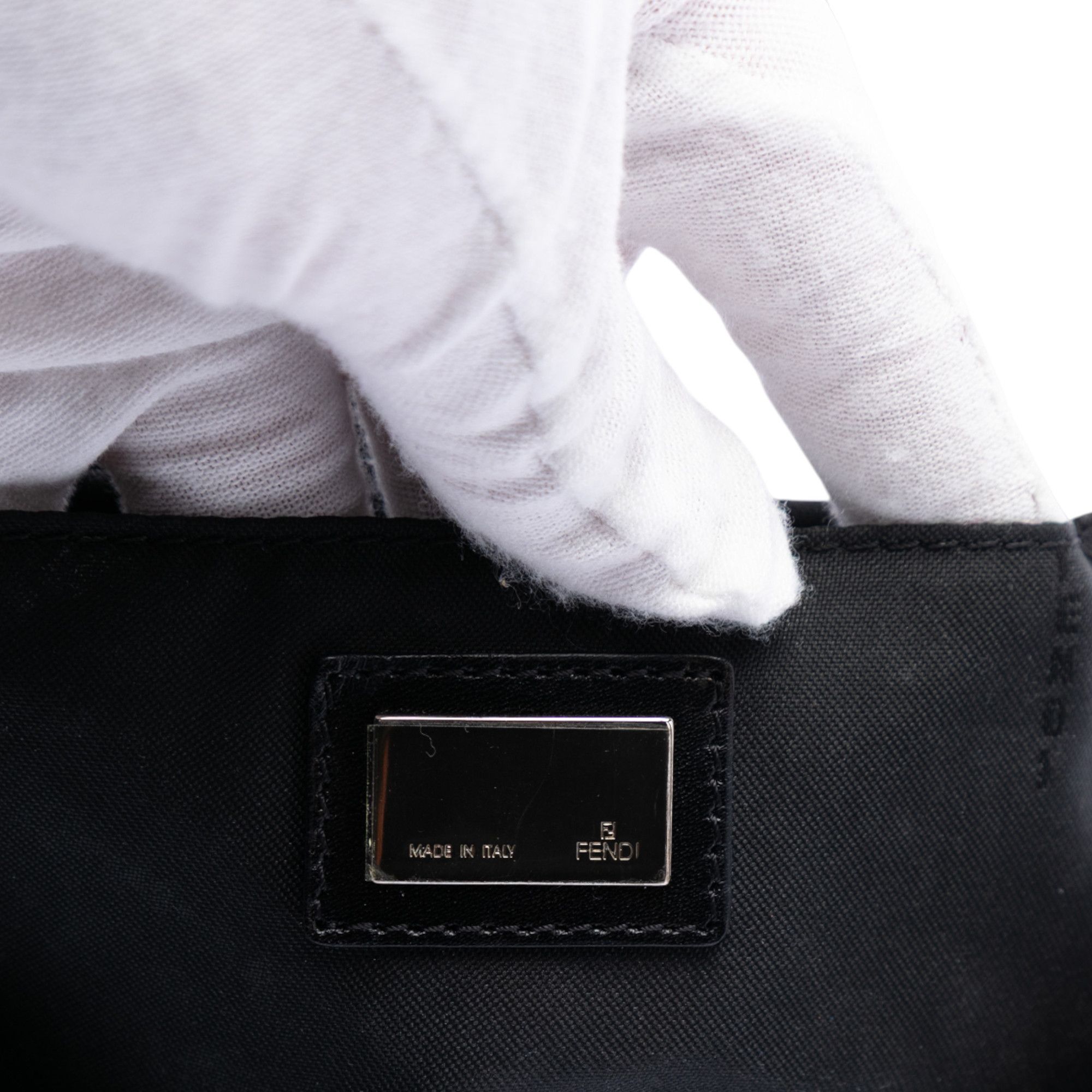 Fendi Fendi Zucchino Canvas Oyster Shoulder Bag Size ONE SIZE - 5 Thumbnail