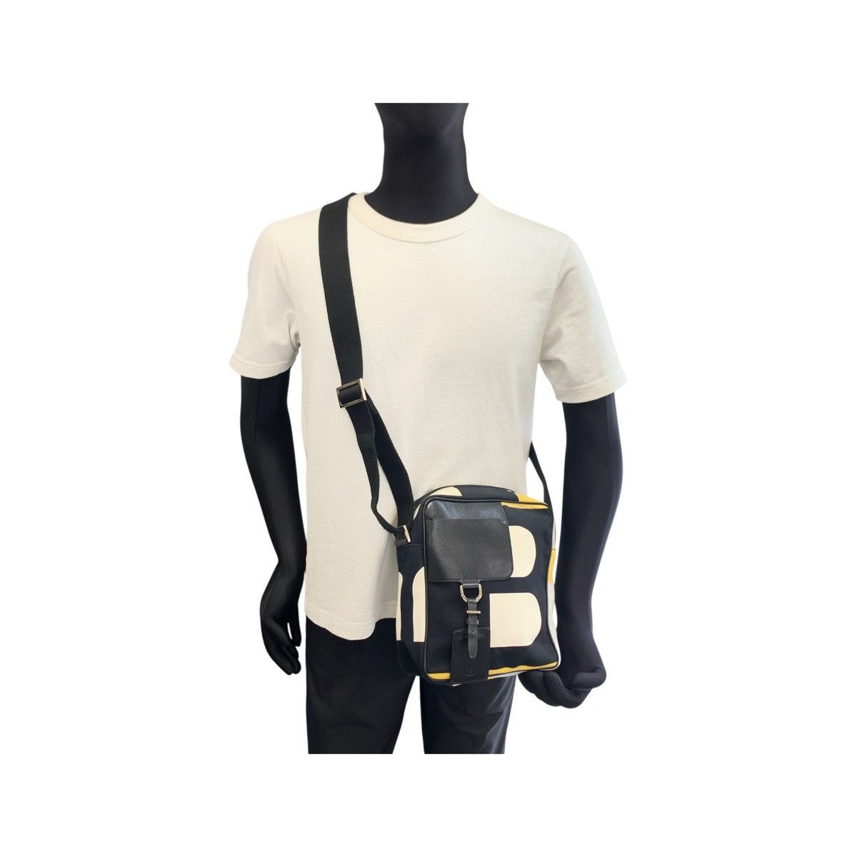 Bally Bally Bally BizzyB Leather Canvas Shoulder Bag Leather Shoulder Bag DUTY FREE for USA Size ONE SIZE - 6 Thumbnail