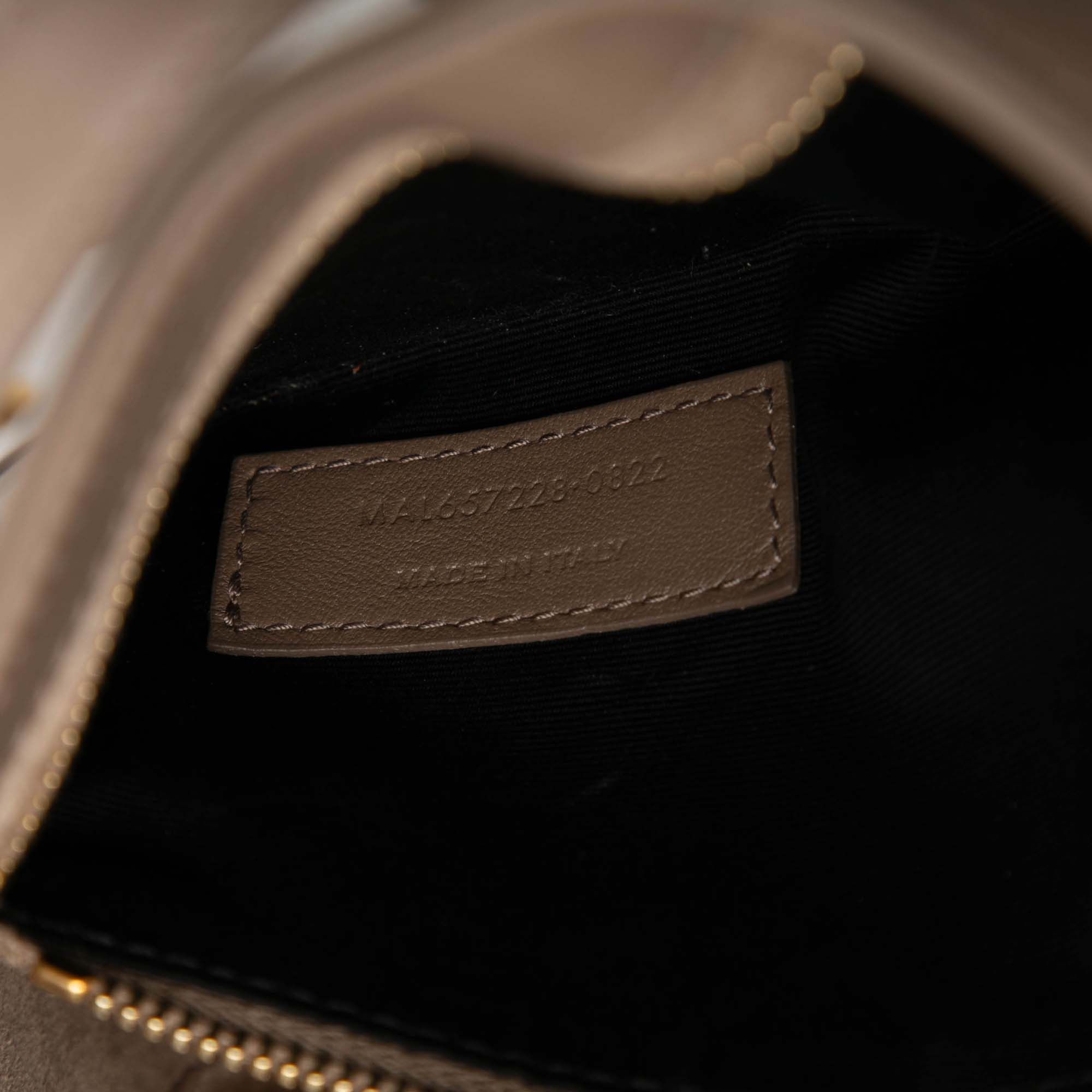 Yves Saint Laurent Yves Saint Laurent Smooth Calfskin Le 5 a 7 Size ONE SIZE - 6 Thumbnail