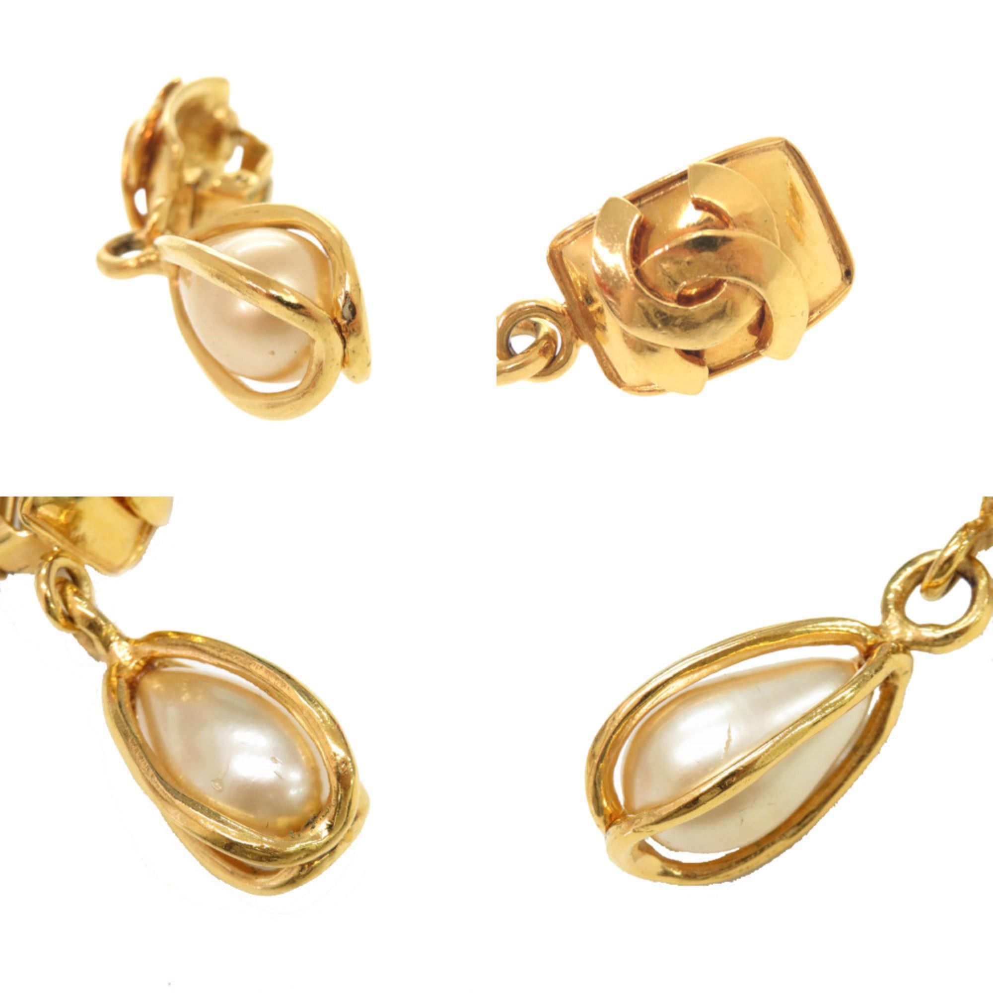 Chanel Excellent condition Chanel vintage Coco Mark metal faux pearl gold earrings 0070CHANEL Size ONE SIZE - 9 Thumbnail