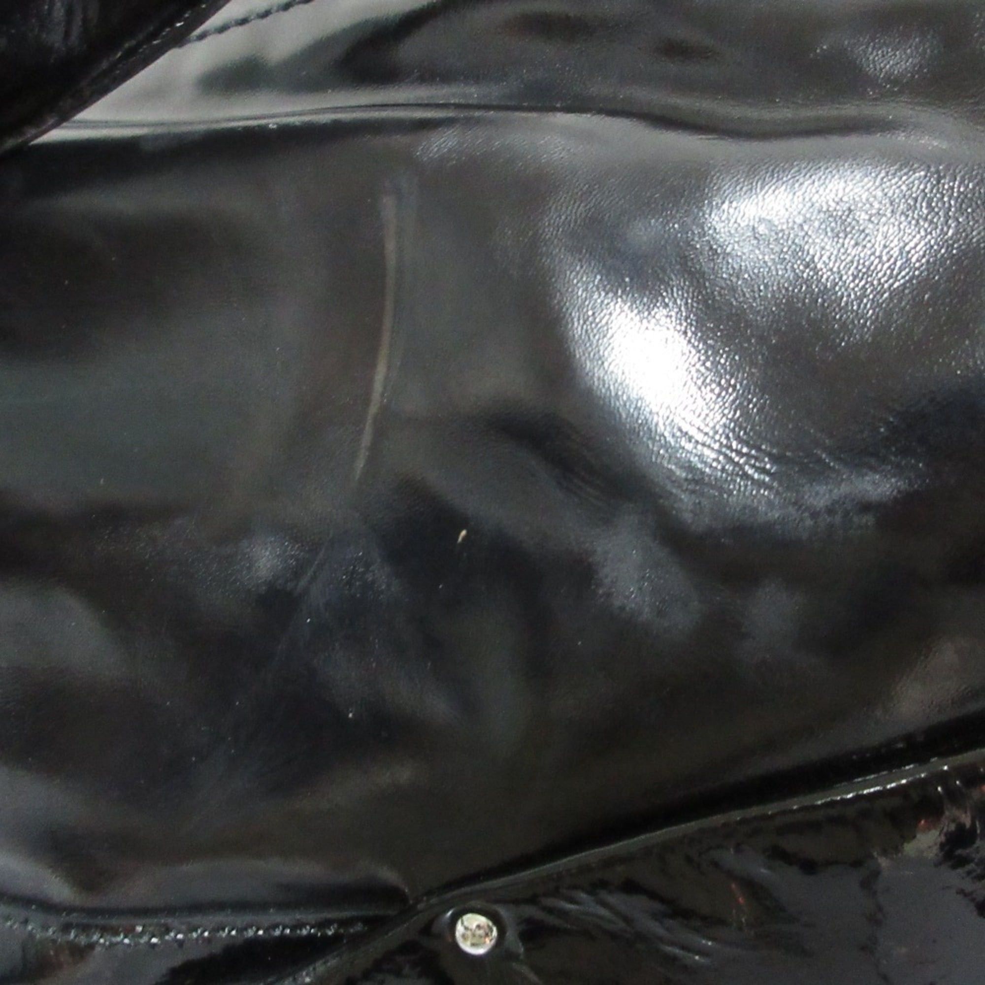 Celine Good condition Celine enamel chain tote bag in black. Women's. Luxs. Pre-owned brand. Size ONE SIZE - 22 Thumbnail