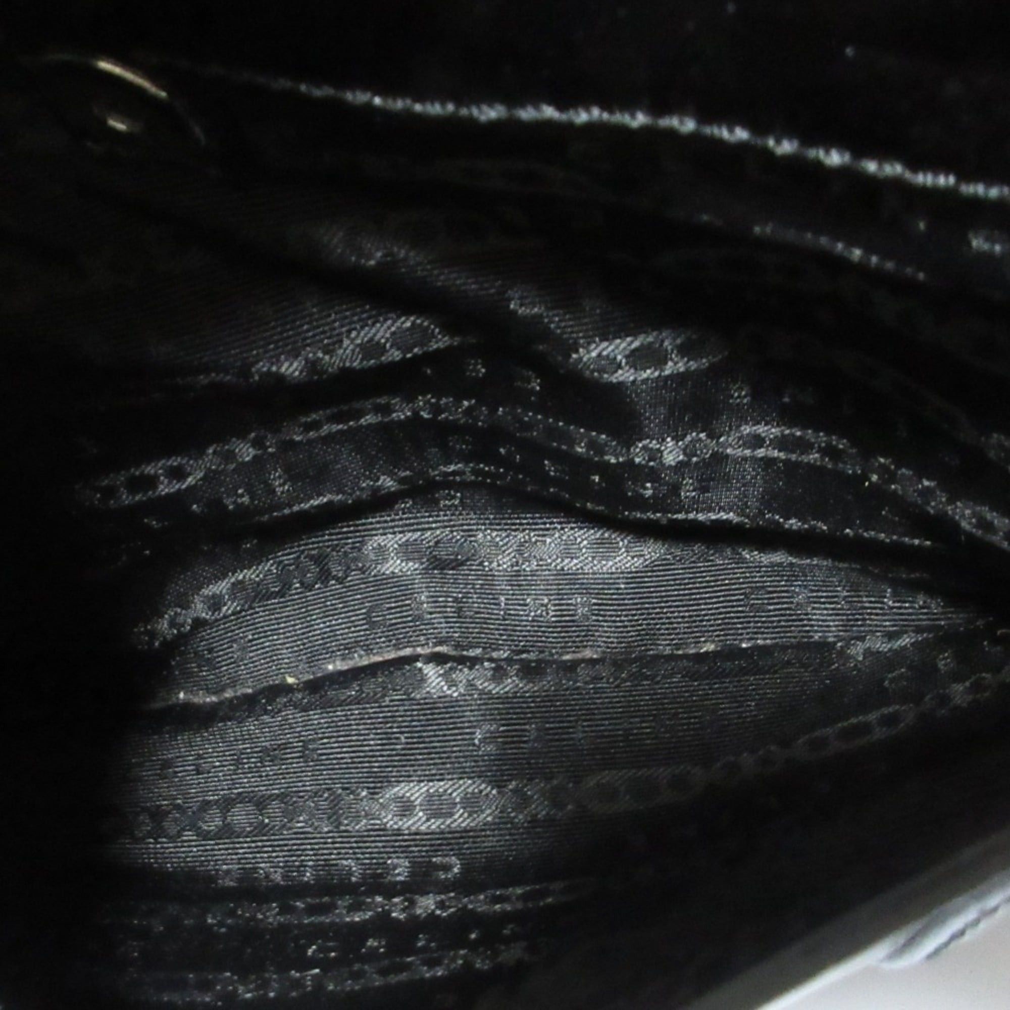 Celine Good condition Celine enamel chain tote bag in black. Women's. Luxs. Pre-owned brand. Size ONE SIZE - 11 Thumbnail