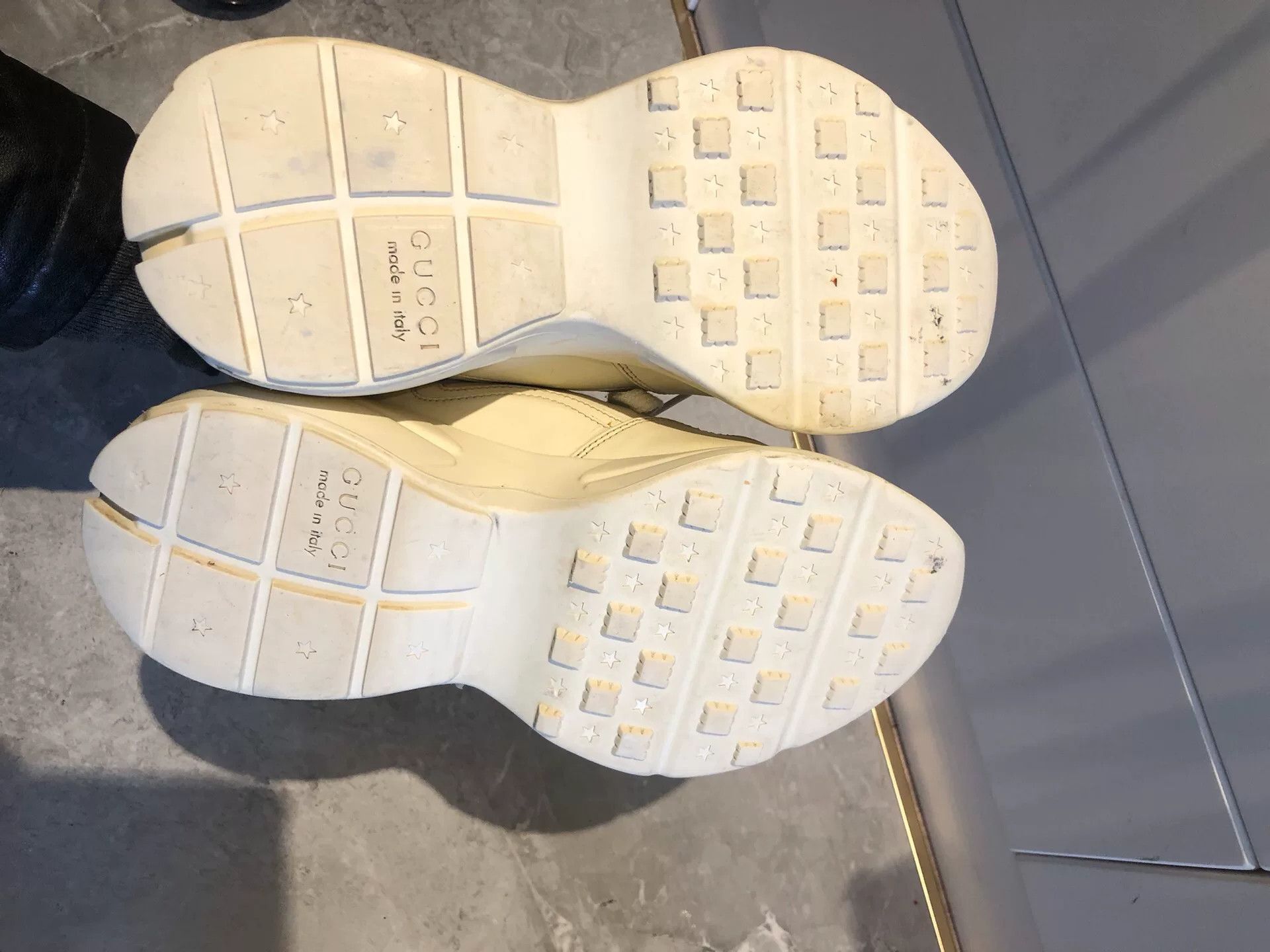 Gucci Gucci Logo Dad Shoes Size 37 Size US 6 / IT 36 - 6 Thumbnail