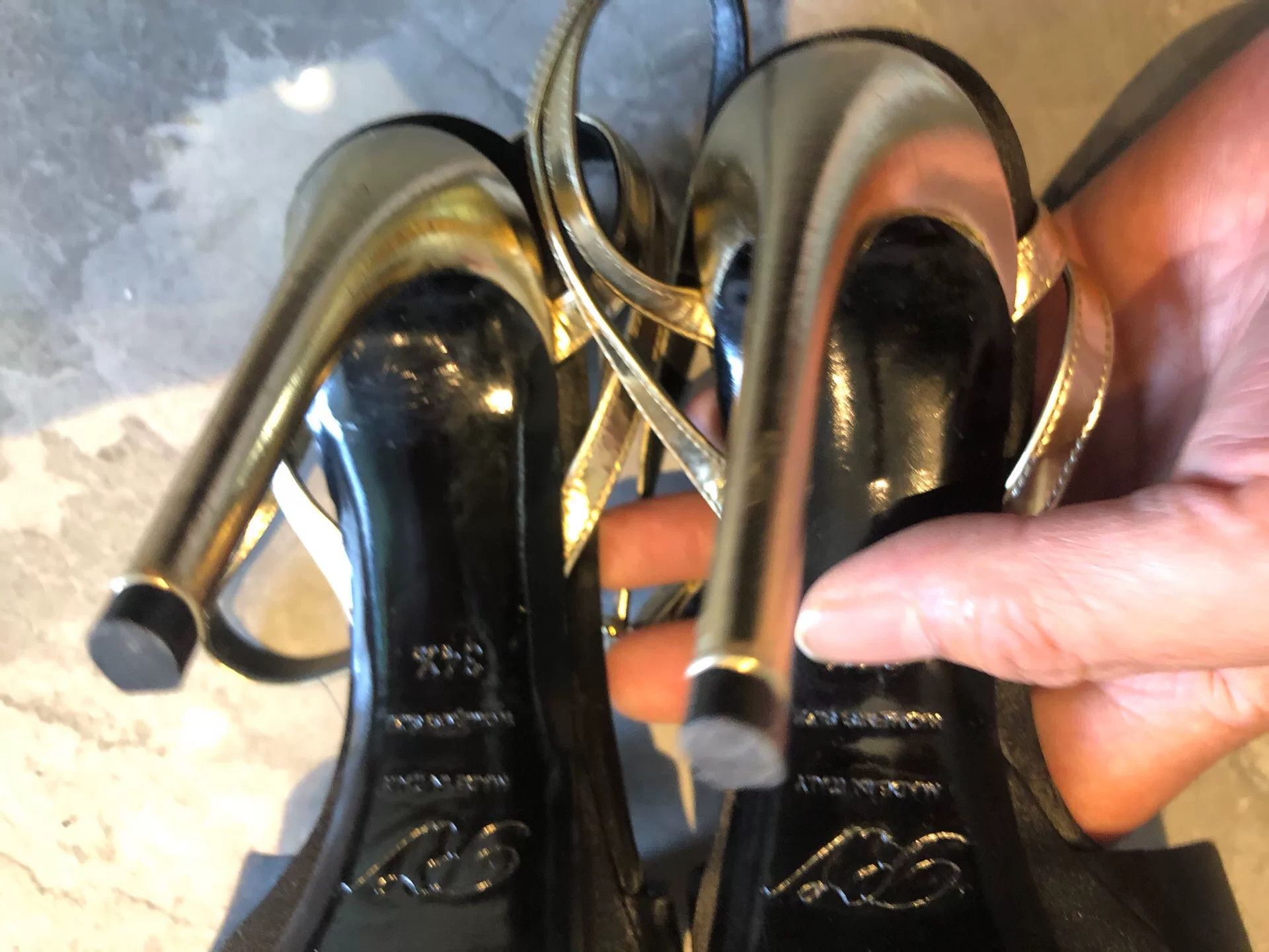 Roger Vivier Roger Vivier Gold Strap Platform Heel Sandal Size US 4.5 / IT 34.5 - 8 Thumbnail