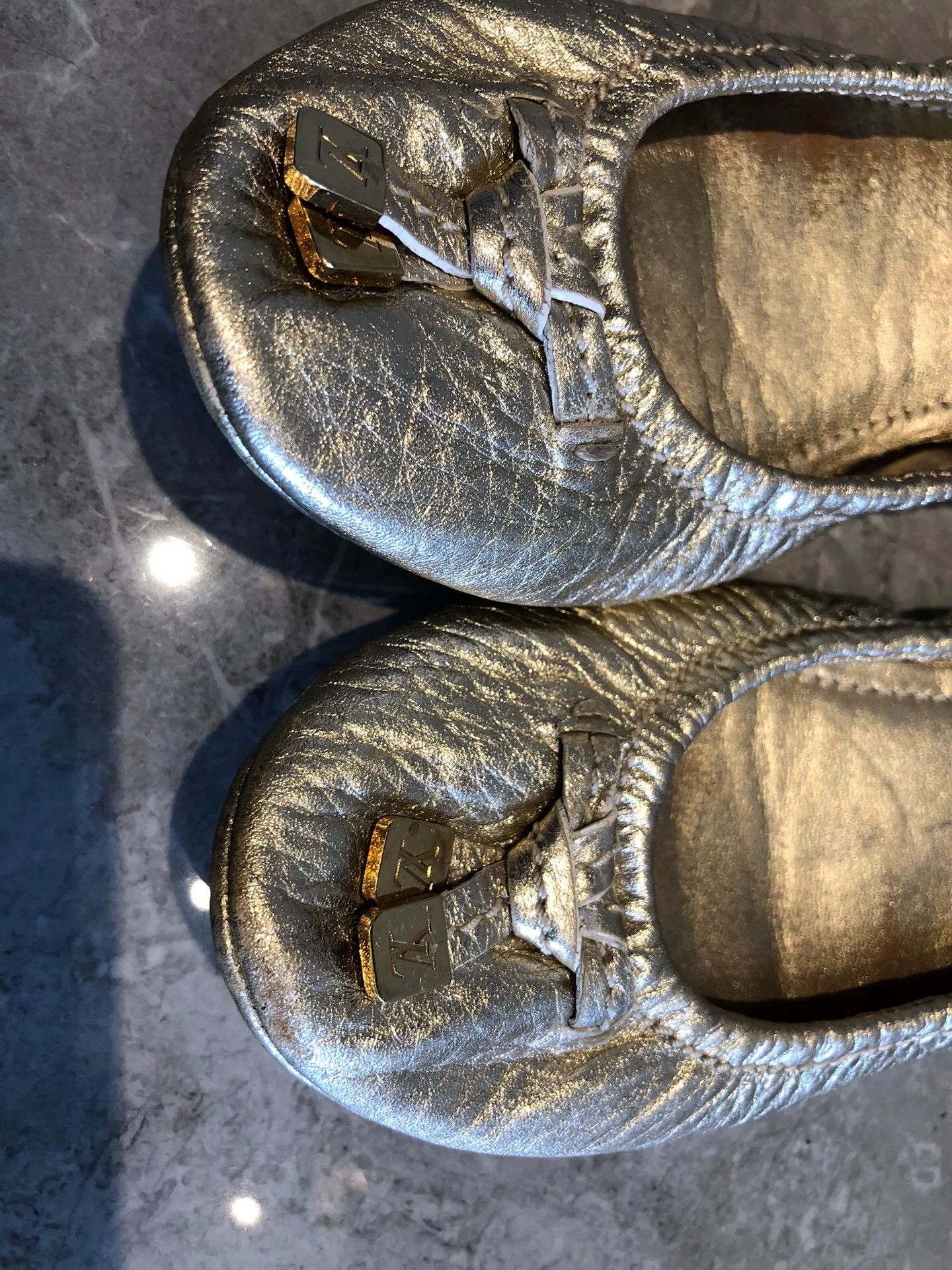 Louis Vuitton Louis Vuitton Gold Bean Shoes Size US 5 / IT 35 - 3 Thumbnail