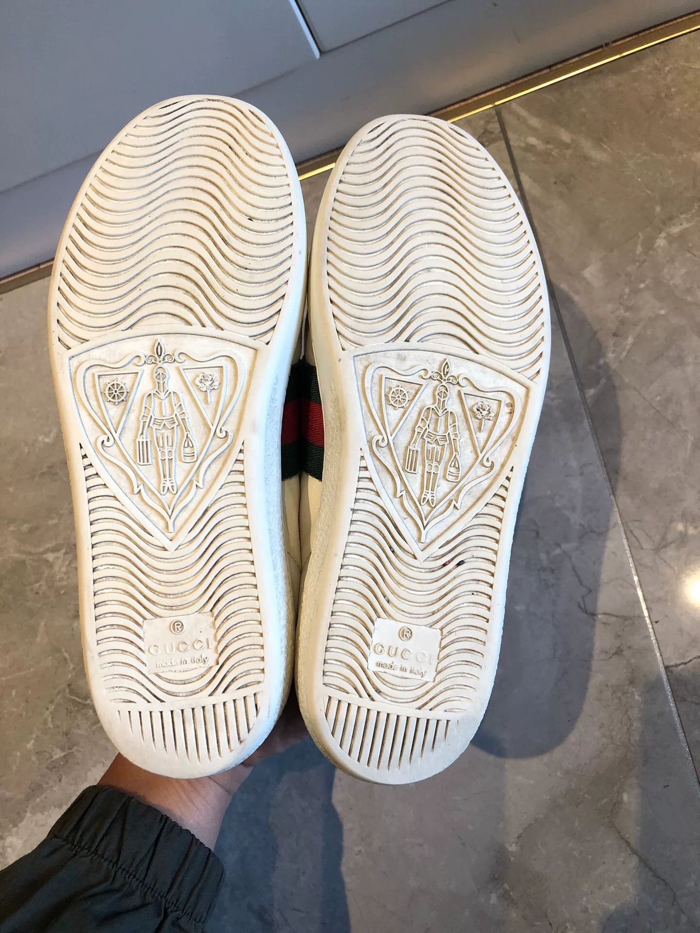Gucci Gucci classic bee leather women's sneakers Size US 5 / IT 35 - 8 Thumbnail