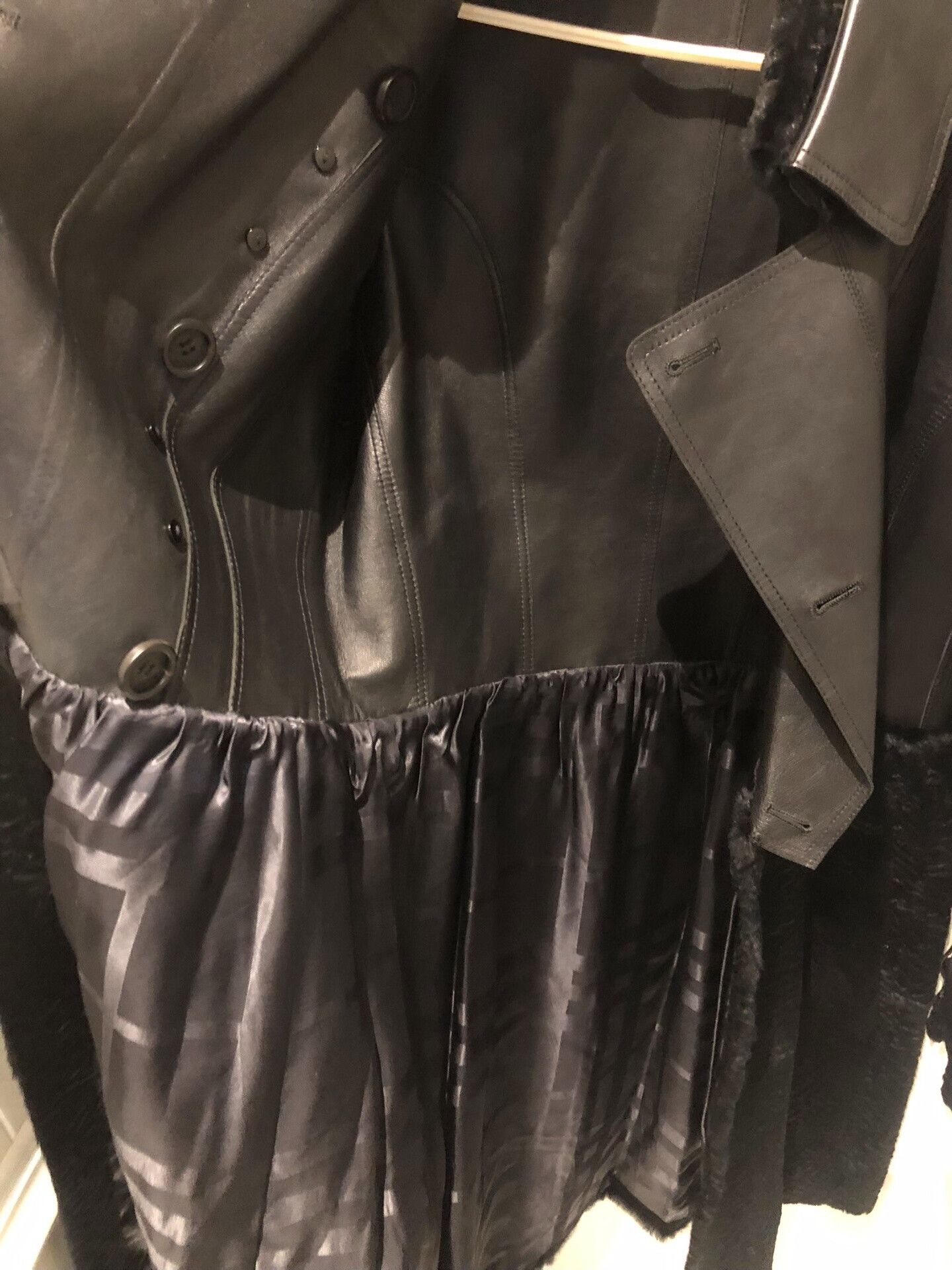Burberry Burberry Goatskin Fur-Trimmed Coat Size US XS / EU 42 / 0 - 6 Thumbnail