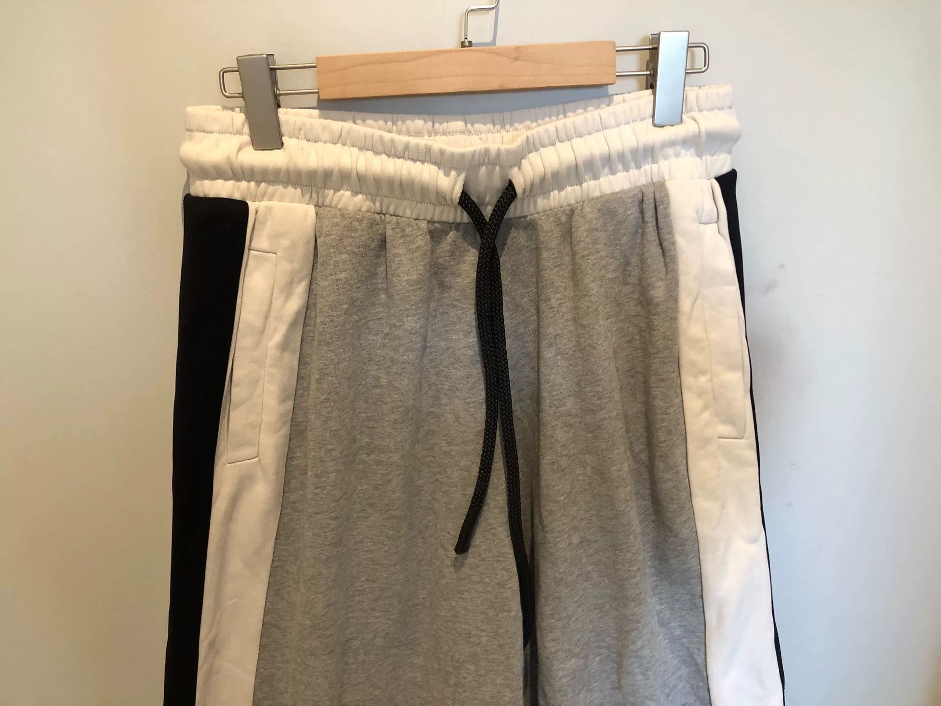 Burberry Burberry High-Waisted Wide-Leg Sweatpants Size 28" / US 6 / IT 42 - 3 Thumbnail