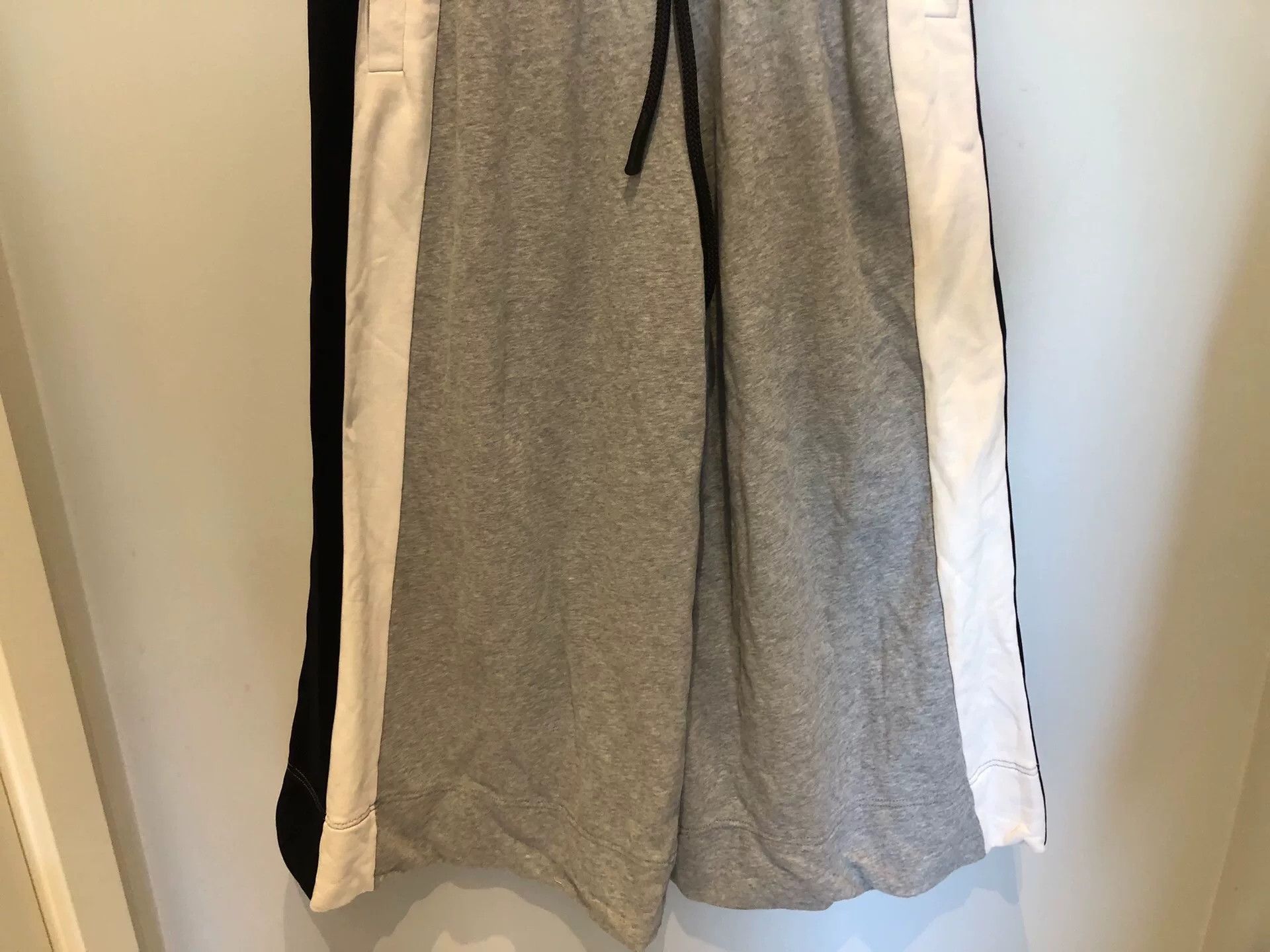 Burberry Burberry High-Waisted Wide-Leg Sweatpants Size 28" / US 6 / IT 42 - 4 Thumbnail