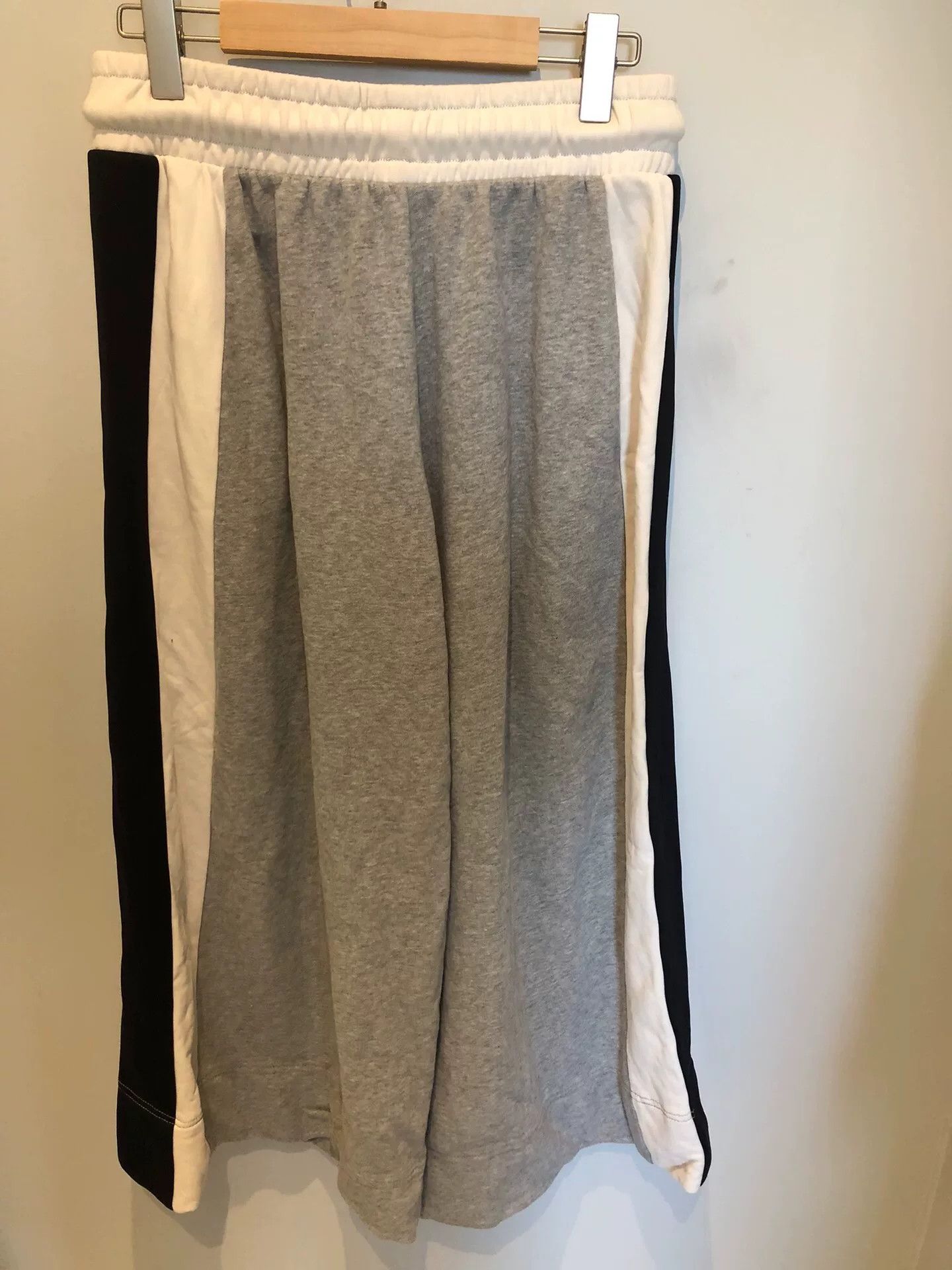 Burberry Burberry High-Waisted Wide-Leg Sweatpants Size 28" / US 6 / IT 42 - 2 Thumbnail