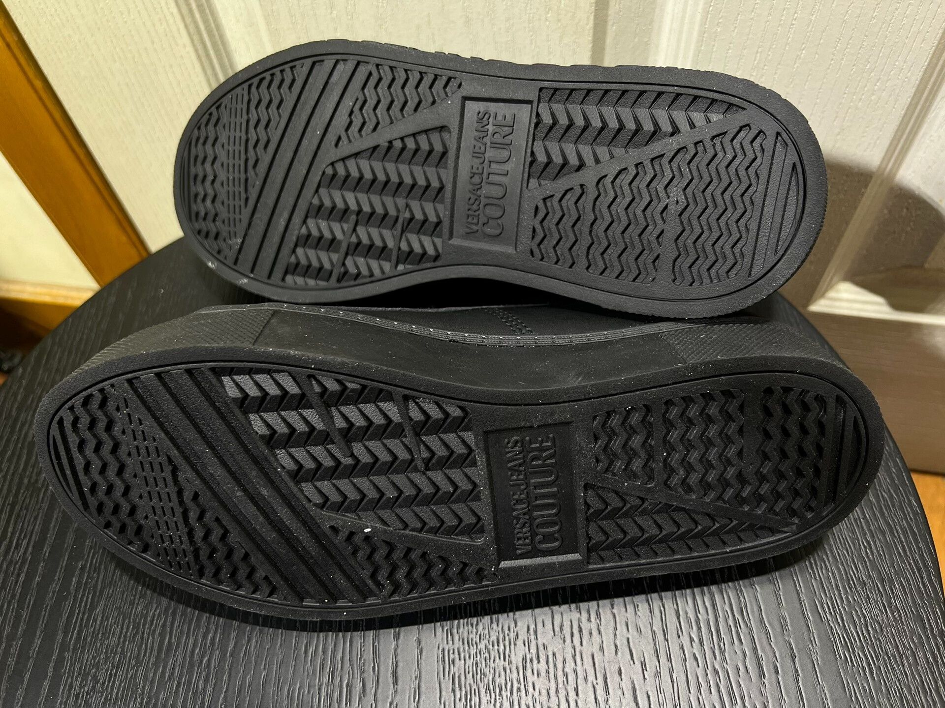 Versace VERSACE Men's Leather Casual Shoes Size US 7 / EU 40 - 8 Thumbnail