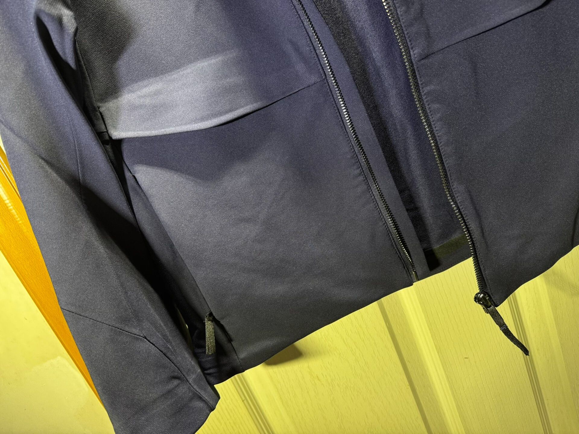Arc'teryx Arc'teryx Veilance Men's Softshell Jacket Size US S / EU 44-46 / 1 - 4 Thumbnail