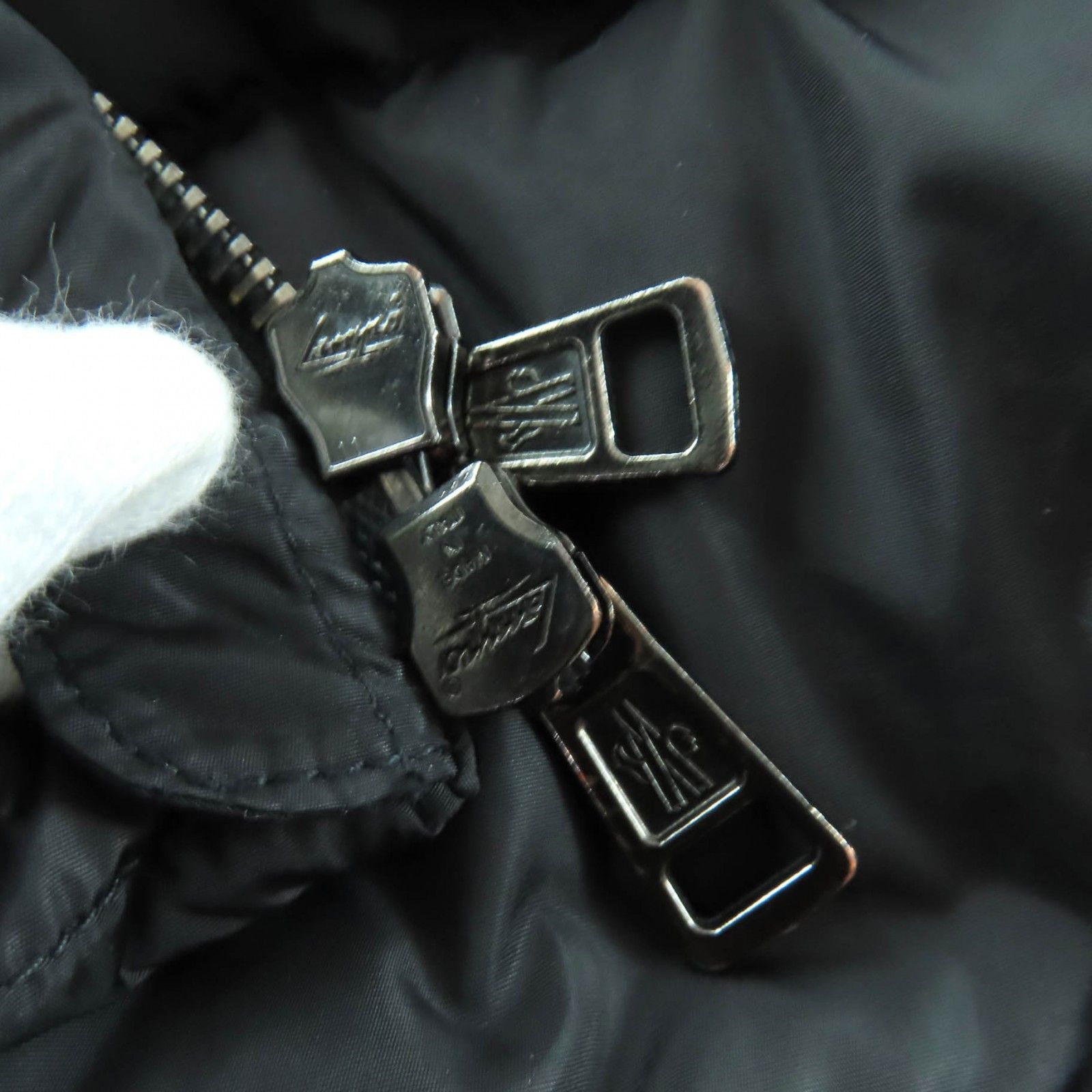 Moncler Moncler Moncler Down Nylon Coat Textile Outerwear DUTY FREE for USA Size ONE SIZE - 7 Thumbnail