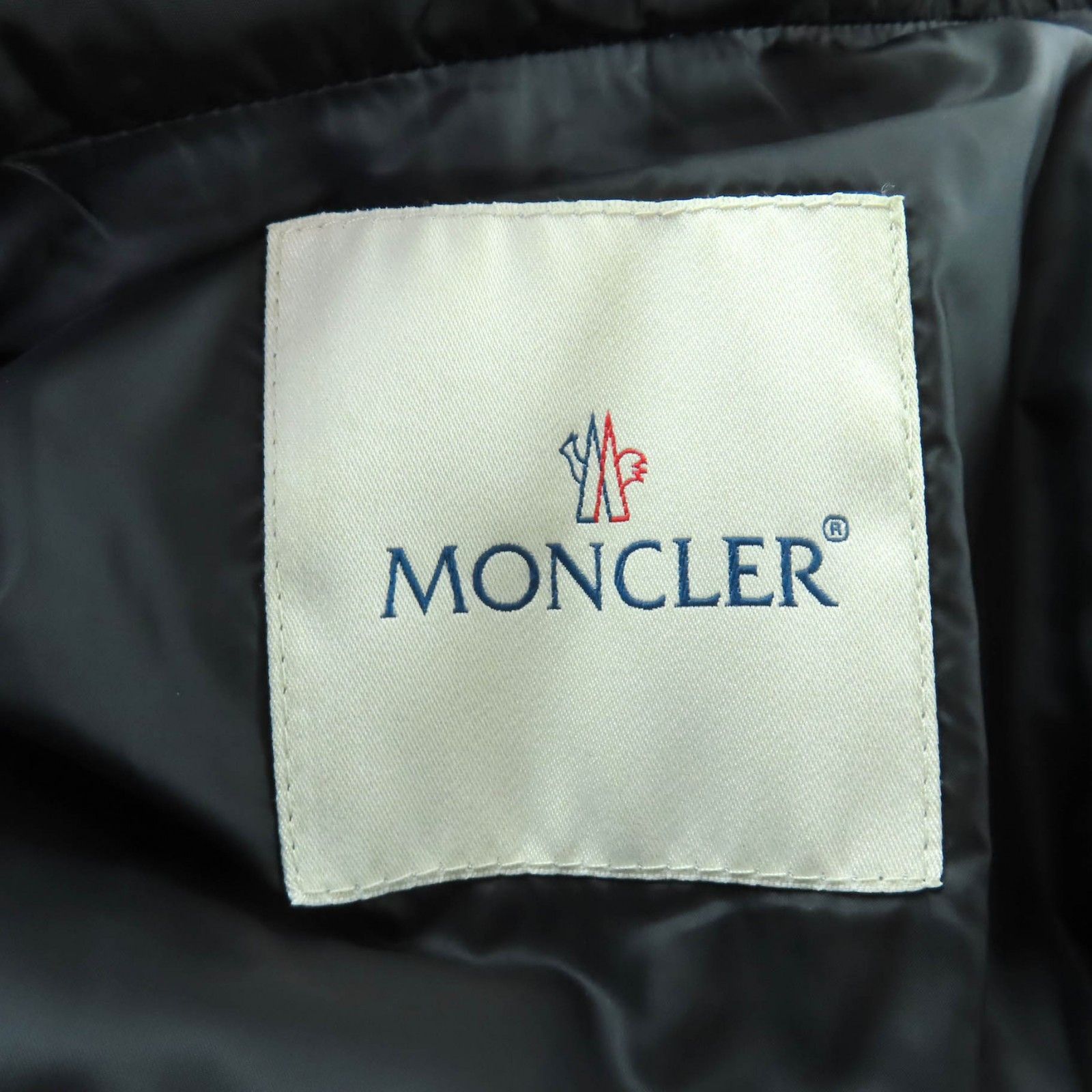 Moncler Moncler Moncler Down Nylon Coat Textile Outerwear DUTY FREE for USA Size ONE SIZE - 8 Thumbnail