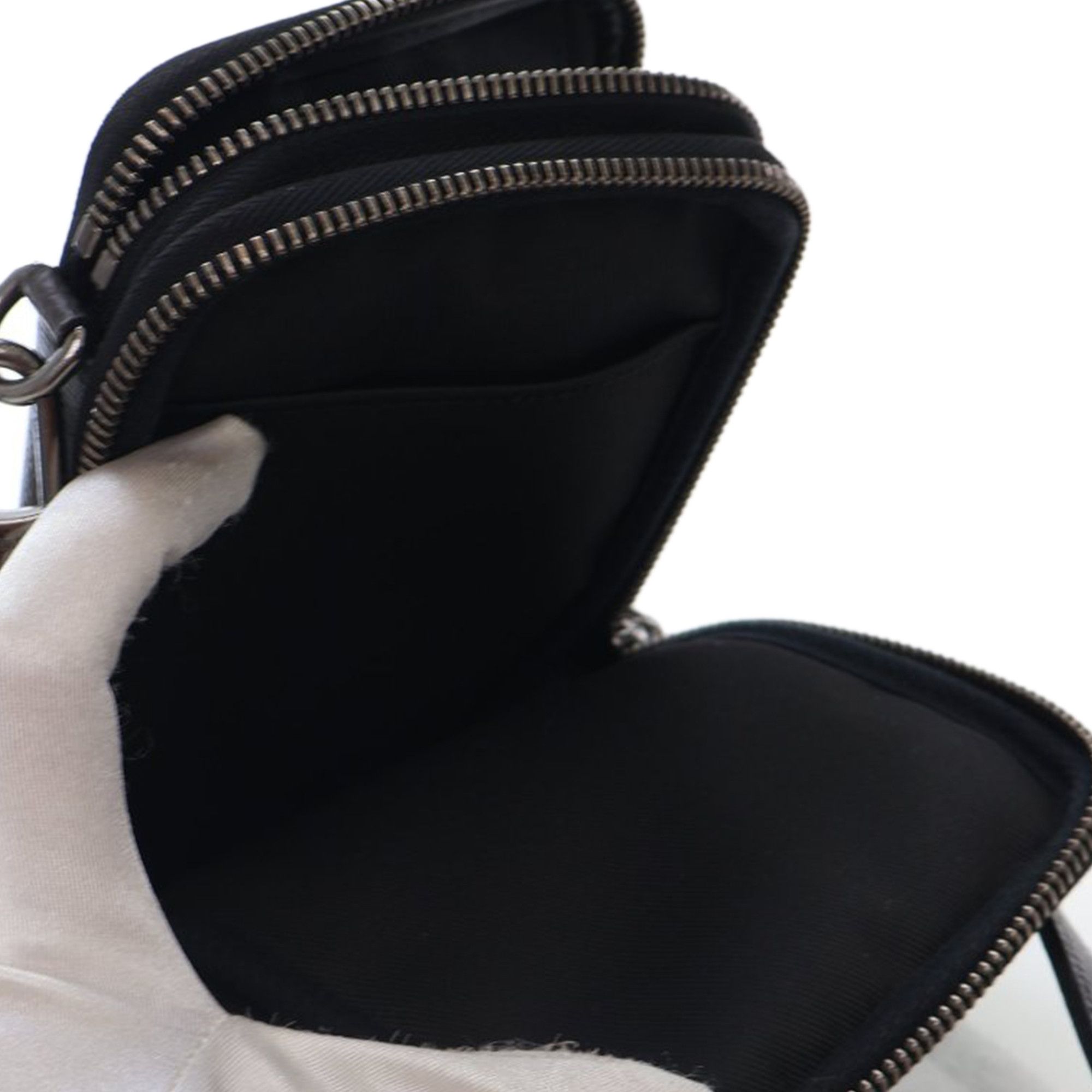 Louis Vuitton Louis Vuitton Monogram Eclipse Reverse Double Phone Pouch Size ONE SIZE - 6 Thumbnail