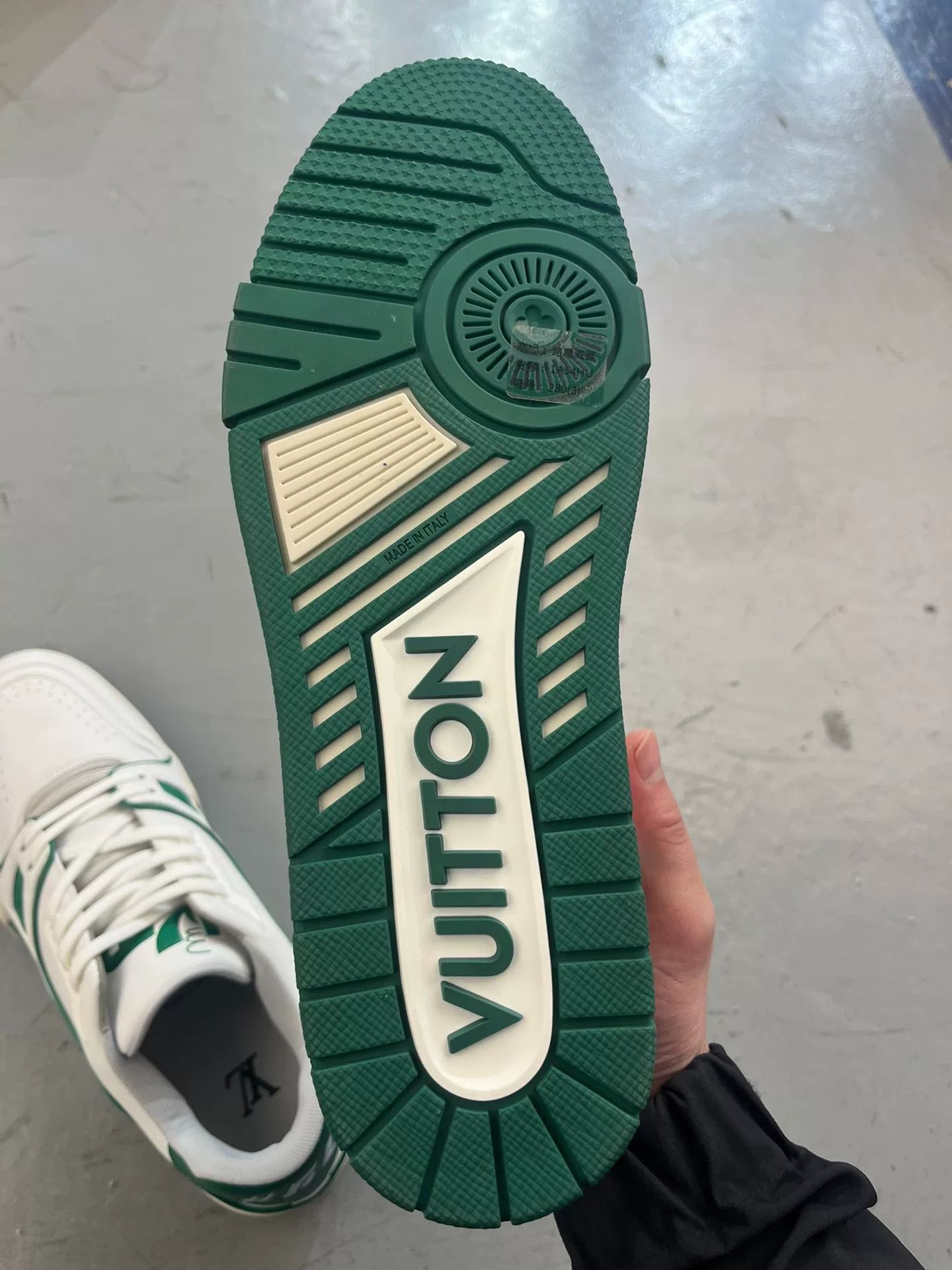 Louis Vuitton LV Trainer Classic White Green Size US 10 / EU 43 - 7 Thumbnail