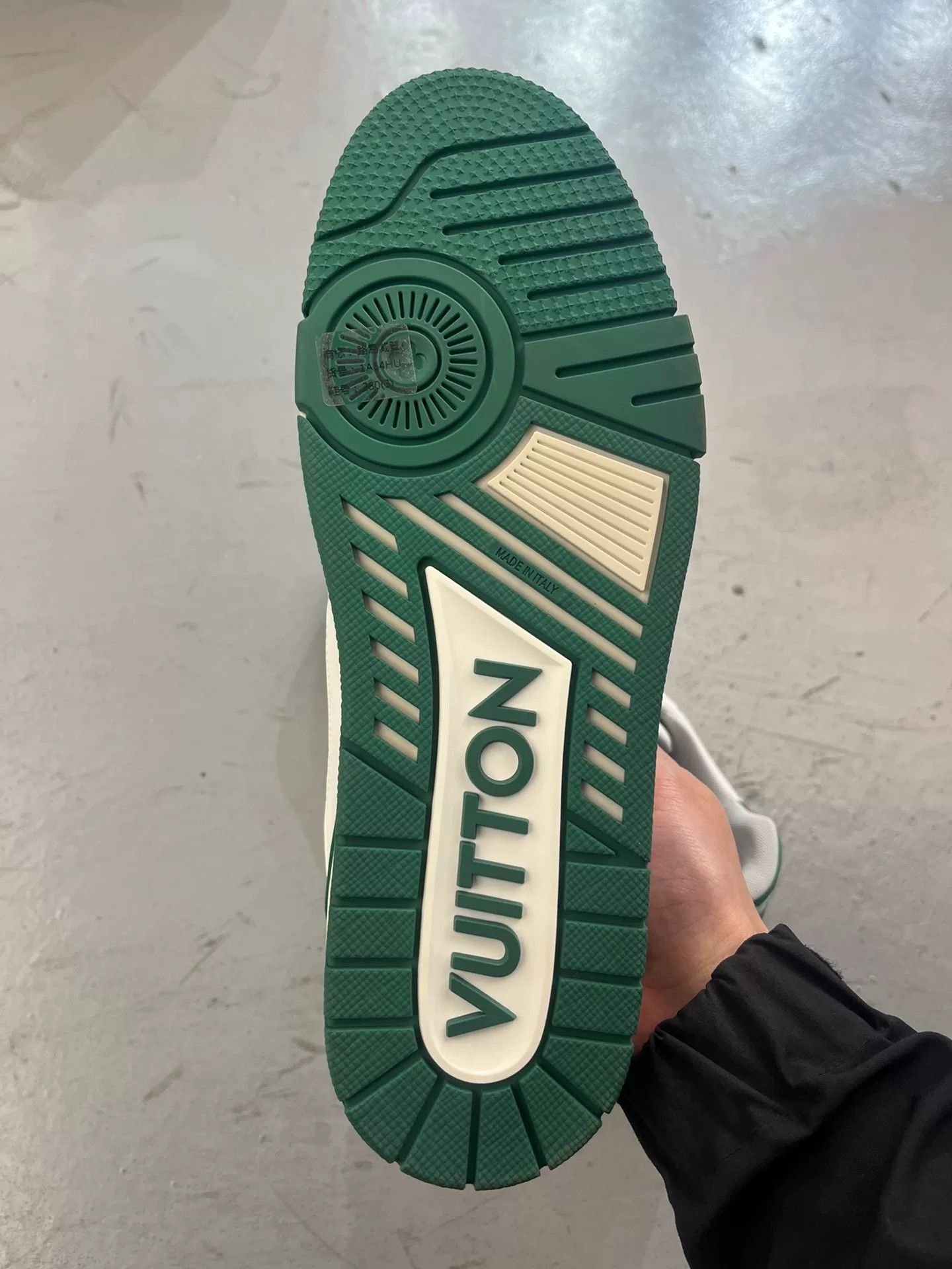 Louis Vuitton LV Trainer Classic White Green Size US 10 / EU 43 - 6 Thumbnail