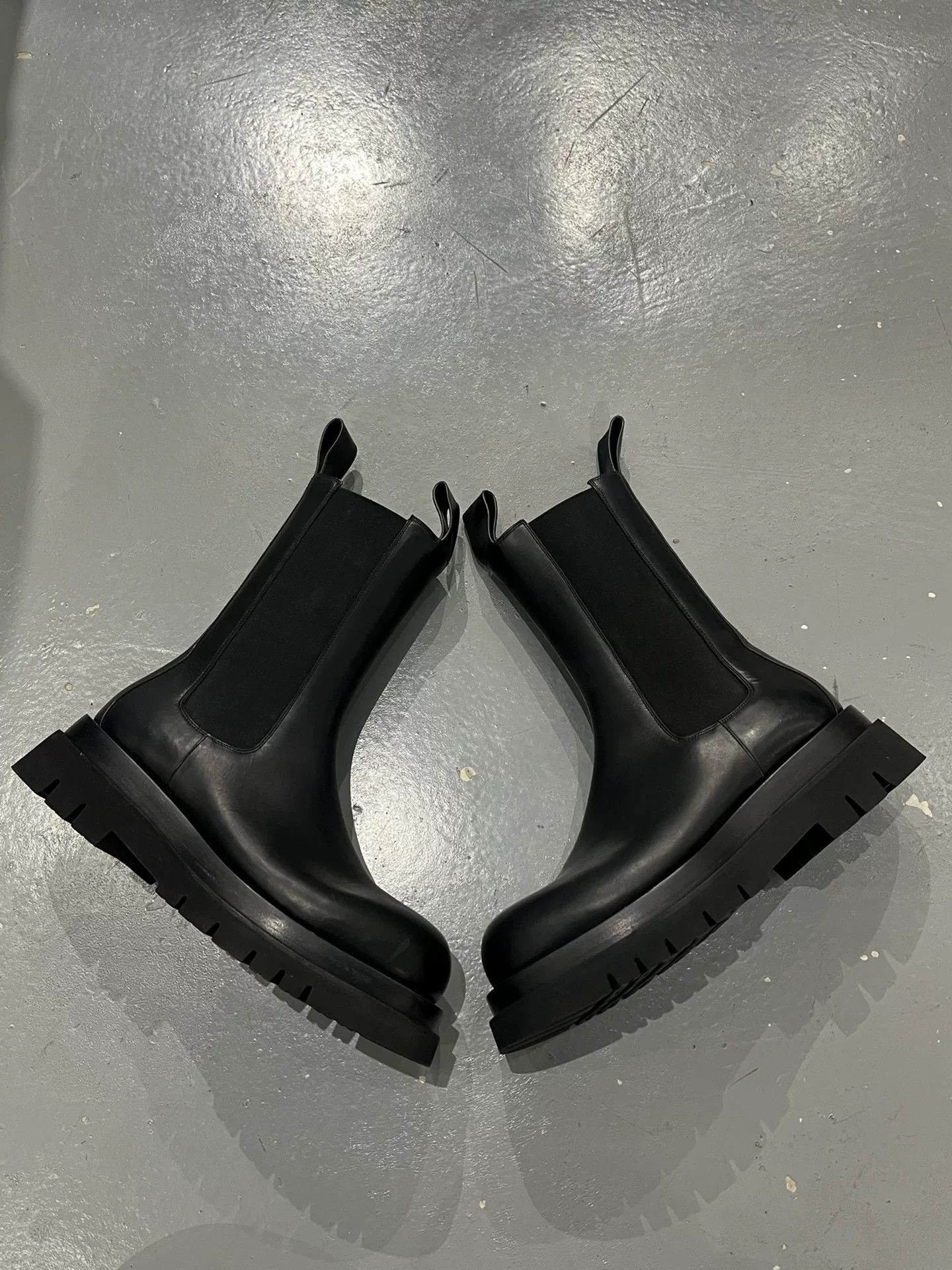Bottega Veneta Bottega Veneta BV Lug Platform Chelsea Boot Size US 8.5 / EU 41-42 - 2 Thumbnail