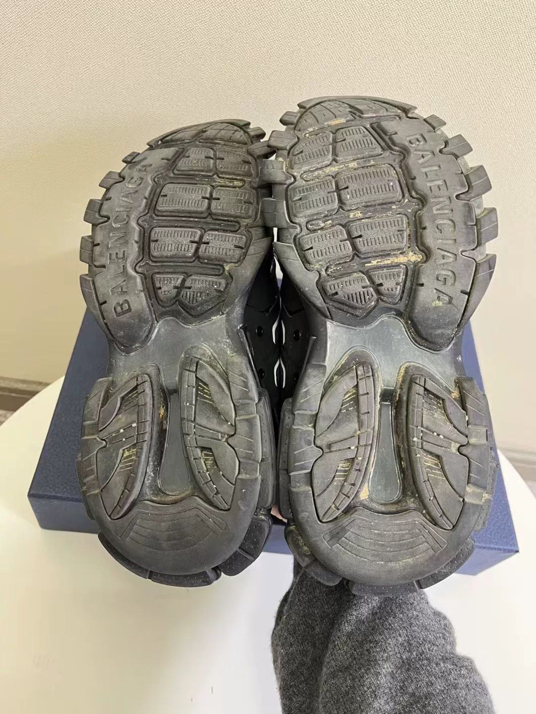 Gucci Gucci White Tiger Print Dad Shoes Size US 8.5 / EU 41-42 - 6 Thumbnail