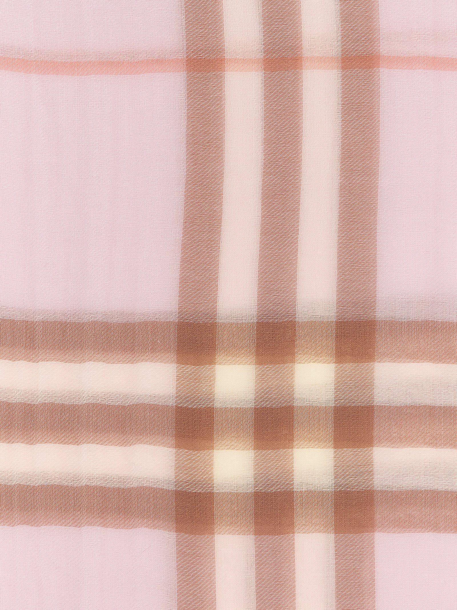 Burberry 'Giant' Scarf Size ONE SIZE - 3 Thumbnail