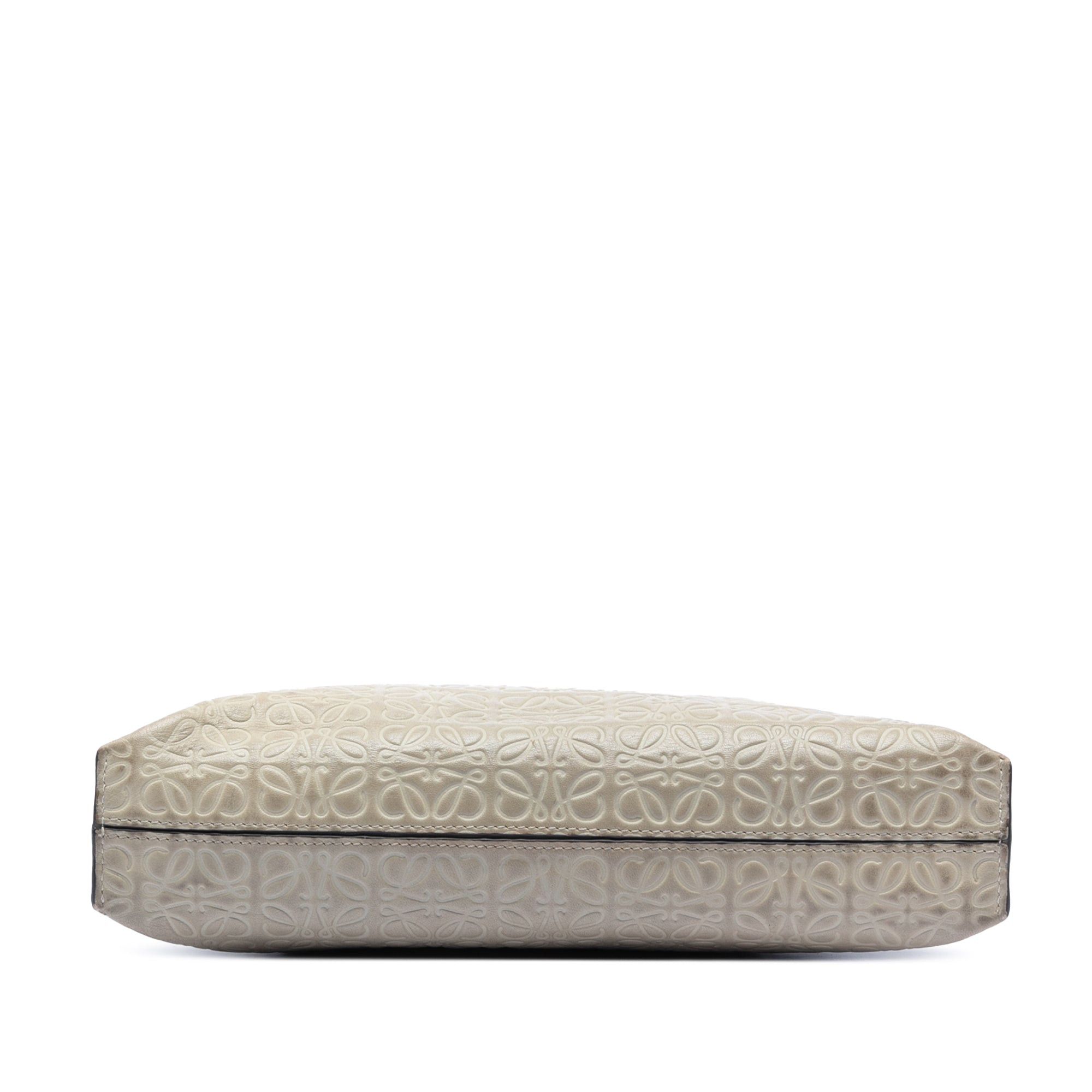 Loewe Embossed Calfskin Anagram Repeat T Clutch Size ONE SIZE - 3 Thumbnail