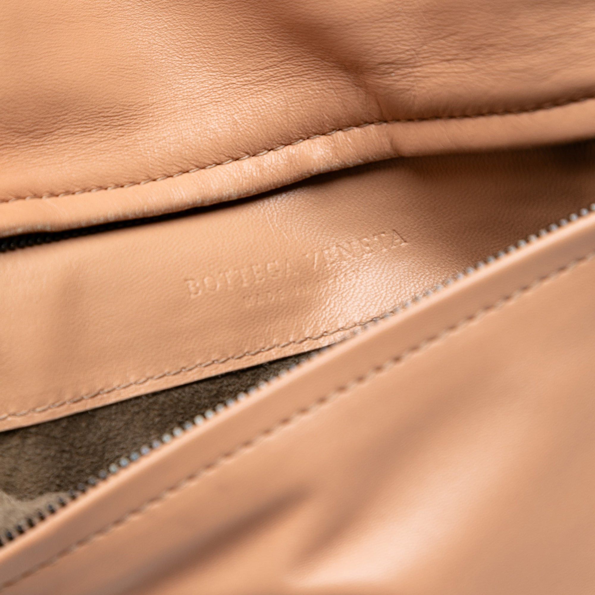 Bottega Veneta Nappa Embossed Intrecciato Turnlock Clutch Size ONE SIZE - 5 Thumbnail