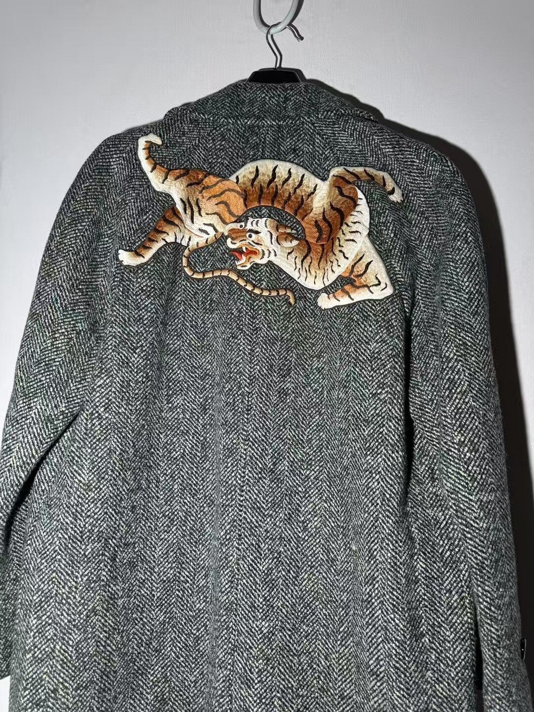 Gucci Gucci Runway Gray Tiger Embroidery Wool Coat Size US S / EU 44-46 / 1 - 4 Thumbnail