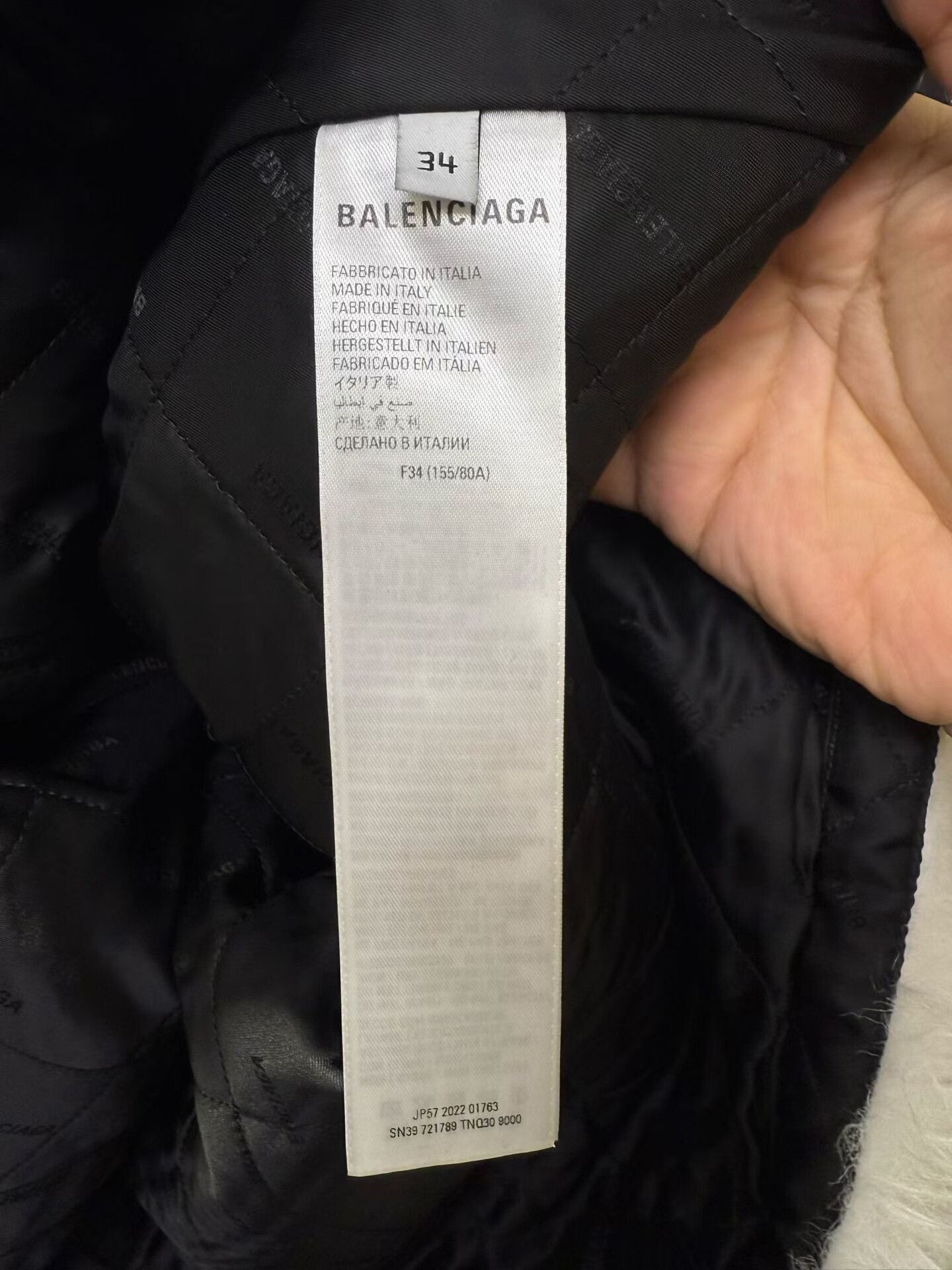 Balenciaga Balenciaga BB White Back Logo Fur Jacket Size XXS / US 00 / IT 34 - 3 Thumbnail