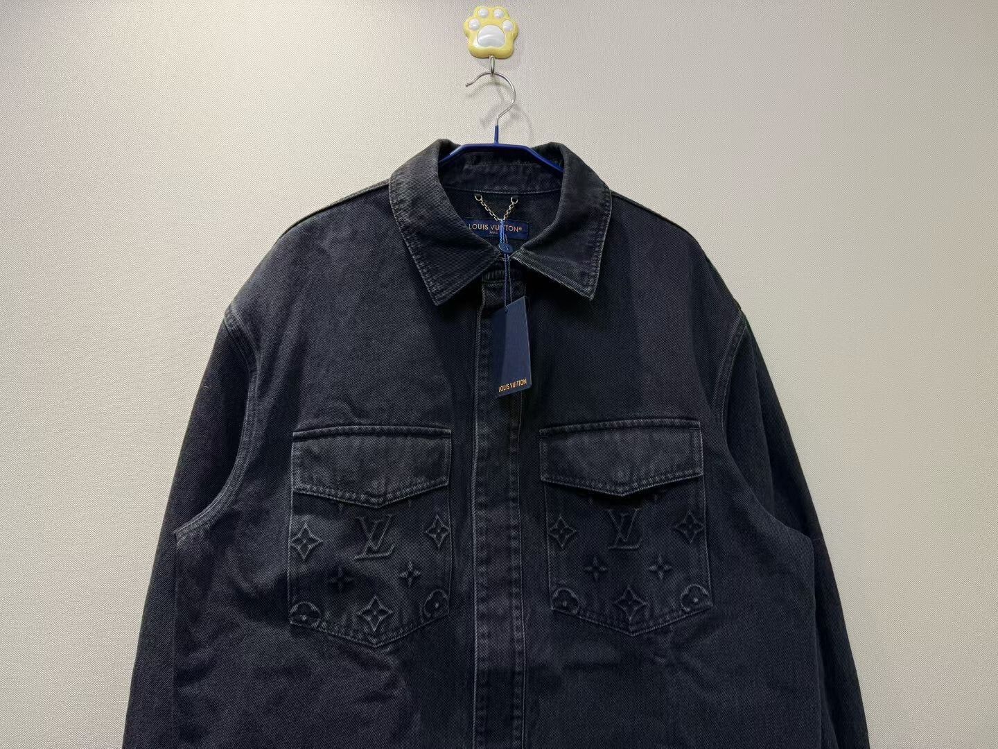 Louis Vuitton Louis Vuitton LV Embossed Logo Denim Jacket Size US XL / EU 56 / 4 - 2 Thumbnail