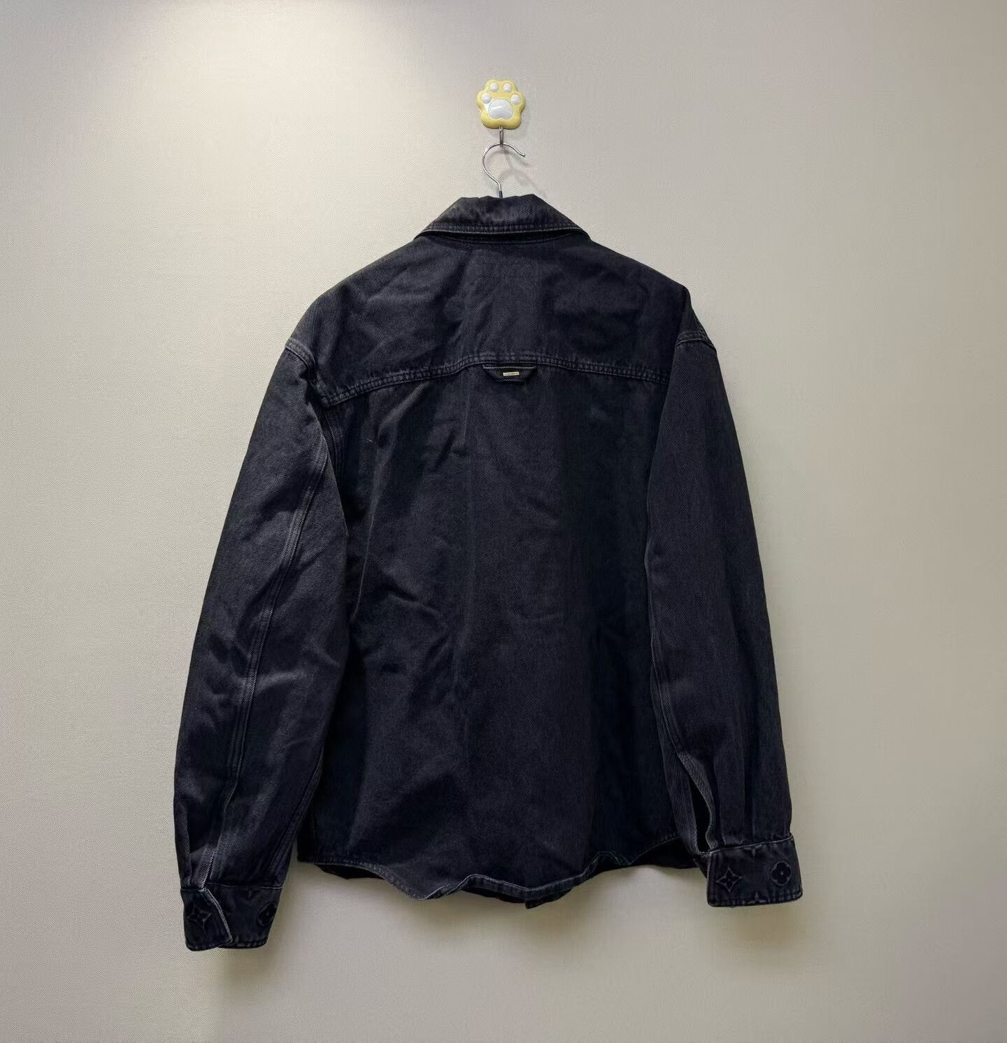 Louis Vuitton Louis Vuitton LV Embossed Logo Denim Jacket Size US XL / EU 56 / 4 - 4 Thumbnail