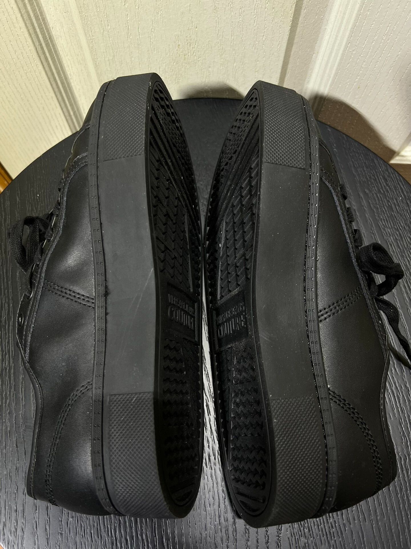 Versace Versace Men's Leather Casual Sneakers Size US 7 / EU 40 - 4 Thumbnail