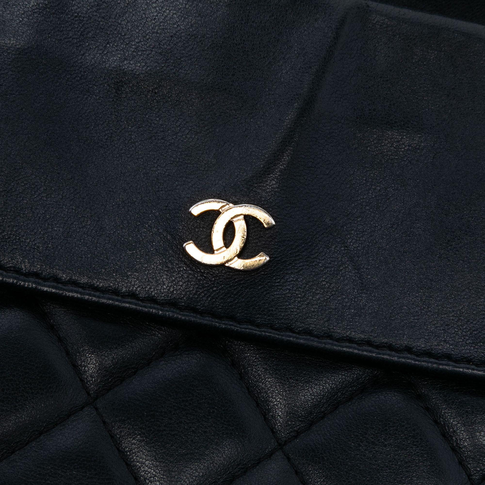 Chanel Chanel Medium CC Quilted Lambskin Flap Cosmetic Case Size ONE SIZE - 6 Thumbnail