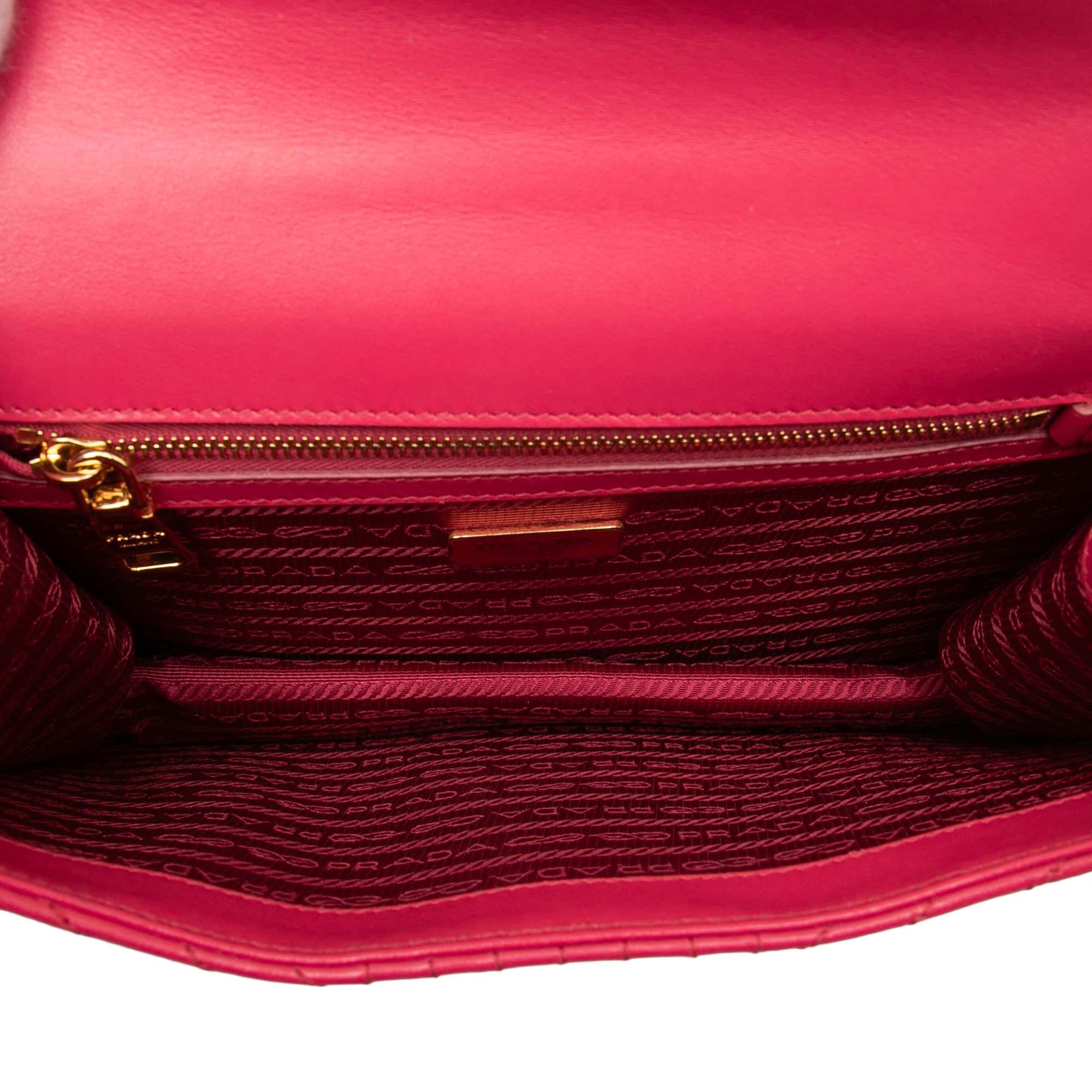 Prada Soft Calf Chevron Impunture Turn Lock Chain Crossbody Size ONE SIZE - 4 Thumbnail