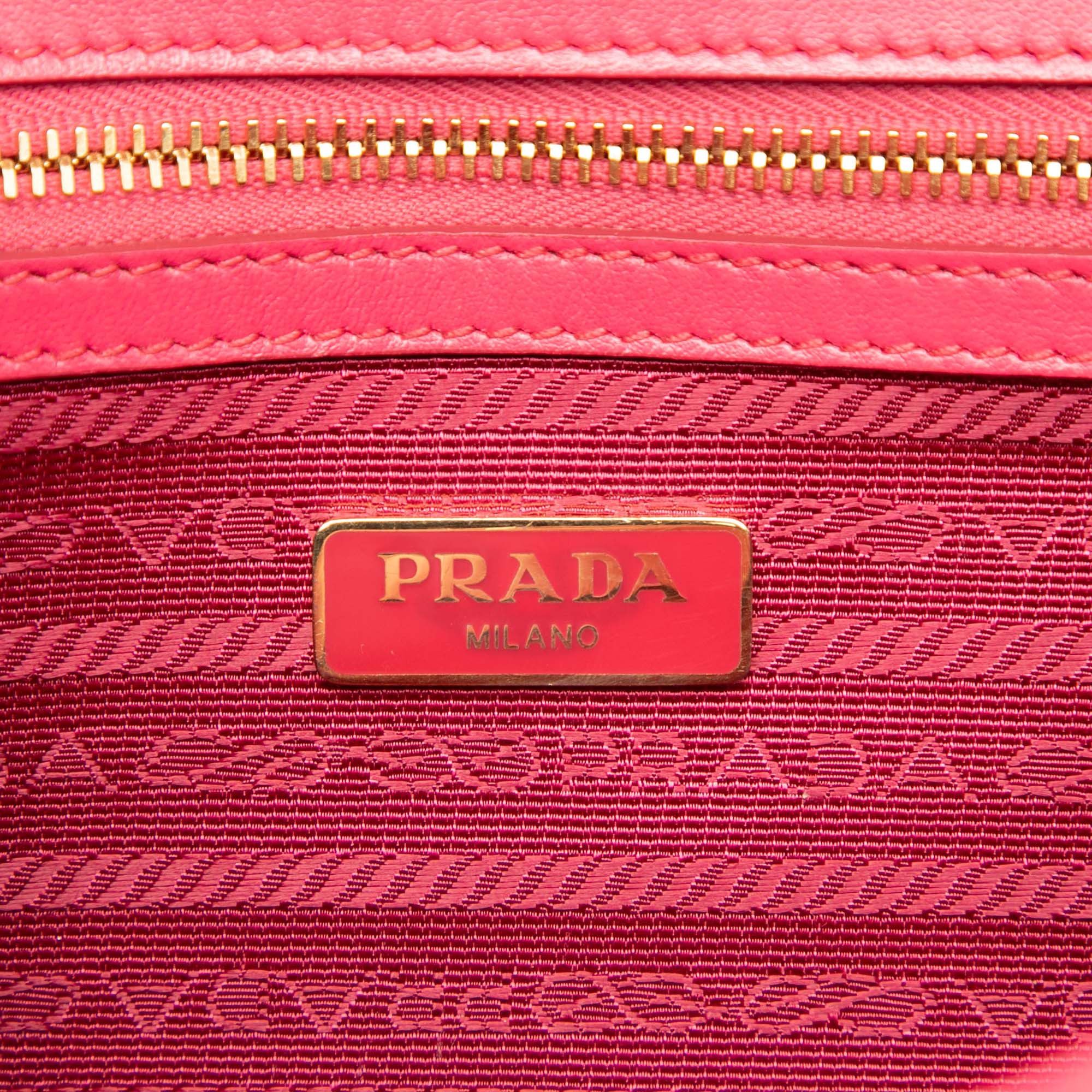 Prada Soft Calf Chevron Impunture Turn Lock Chain Crossbody Size ONE SIZE - 5 Thumbnail