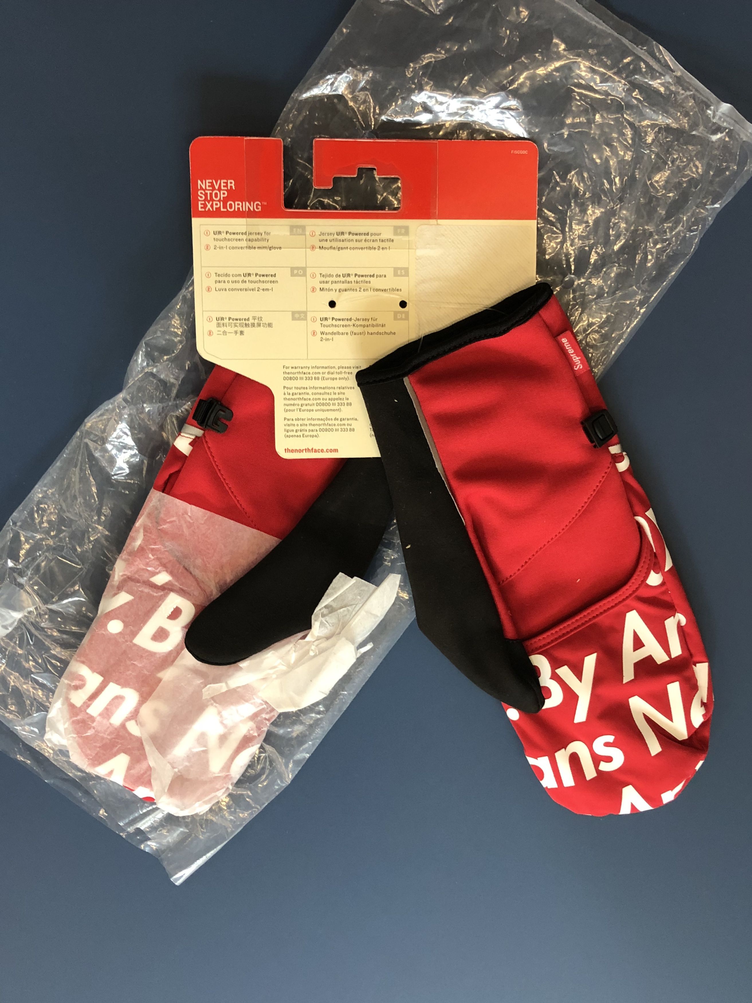 Supreme X North Face Winter Runners Gloves Red NEVER WORN (WITH