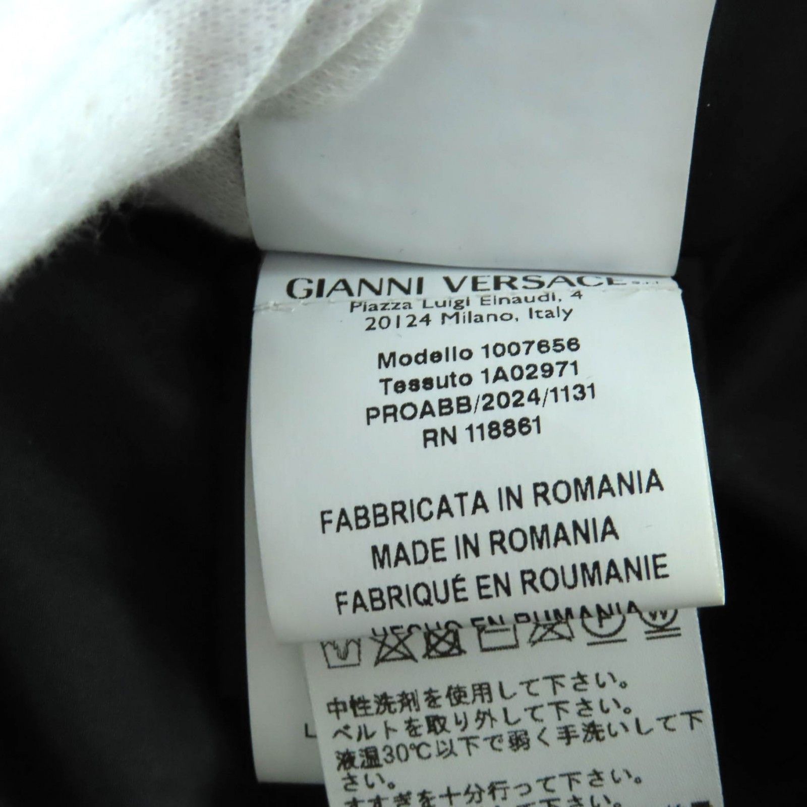 Versace Versace Versace Polyester Down Coat Textile Outerwear 1007656 DUTY FREE for USA Size ONE SIZE - 10 Thumbnail