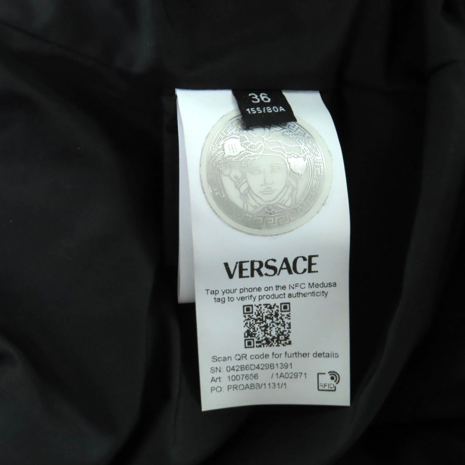 Versace Versace Versace Polyester Down Coat Textile Outerwear 1007656 DUTY FREE for USA Size ONE SIZE - 9 Thumbnail