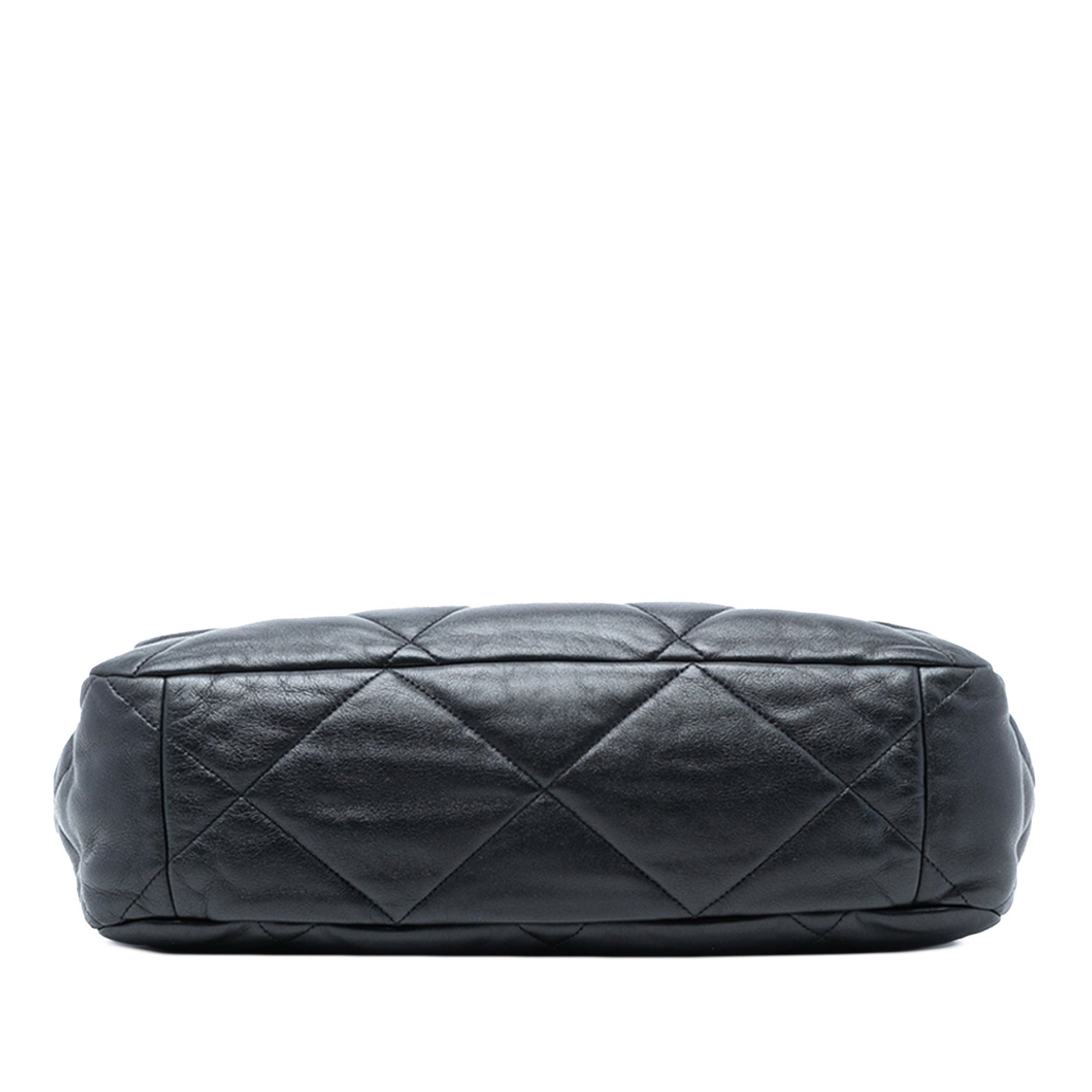 Chanel Maxi Lambskin 19 Flap Size ONE SIZE - 3 Thumbnail