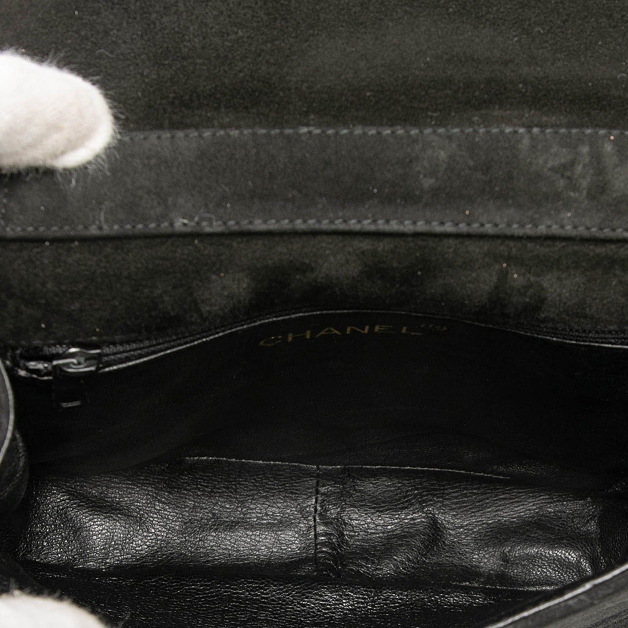 Chanel CC Suede Tassel Crossbody Size ONE SIZE - 4 Thumbnail