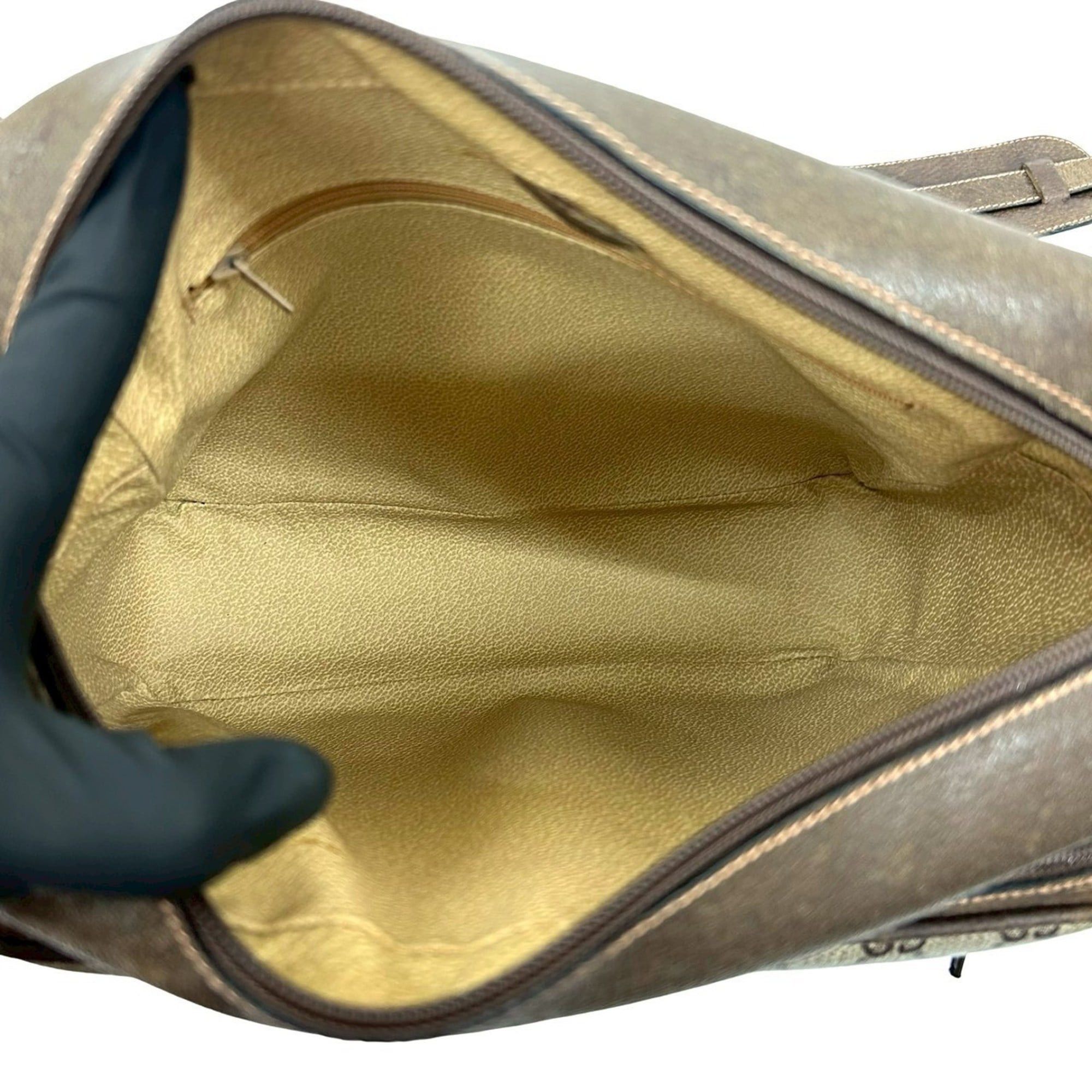 Gucci GUCCI Old Gucci GG Leather Shoulder Bag Pochette Sacoche Black 20048 Size ONE SIZE - 9 Thumbnail