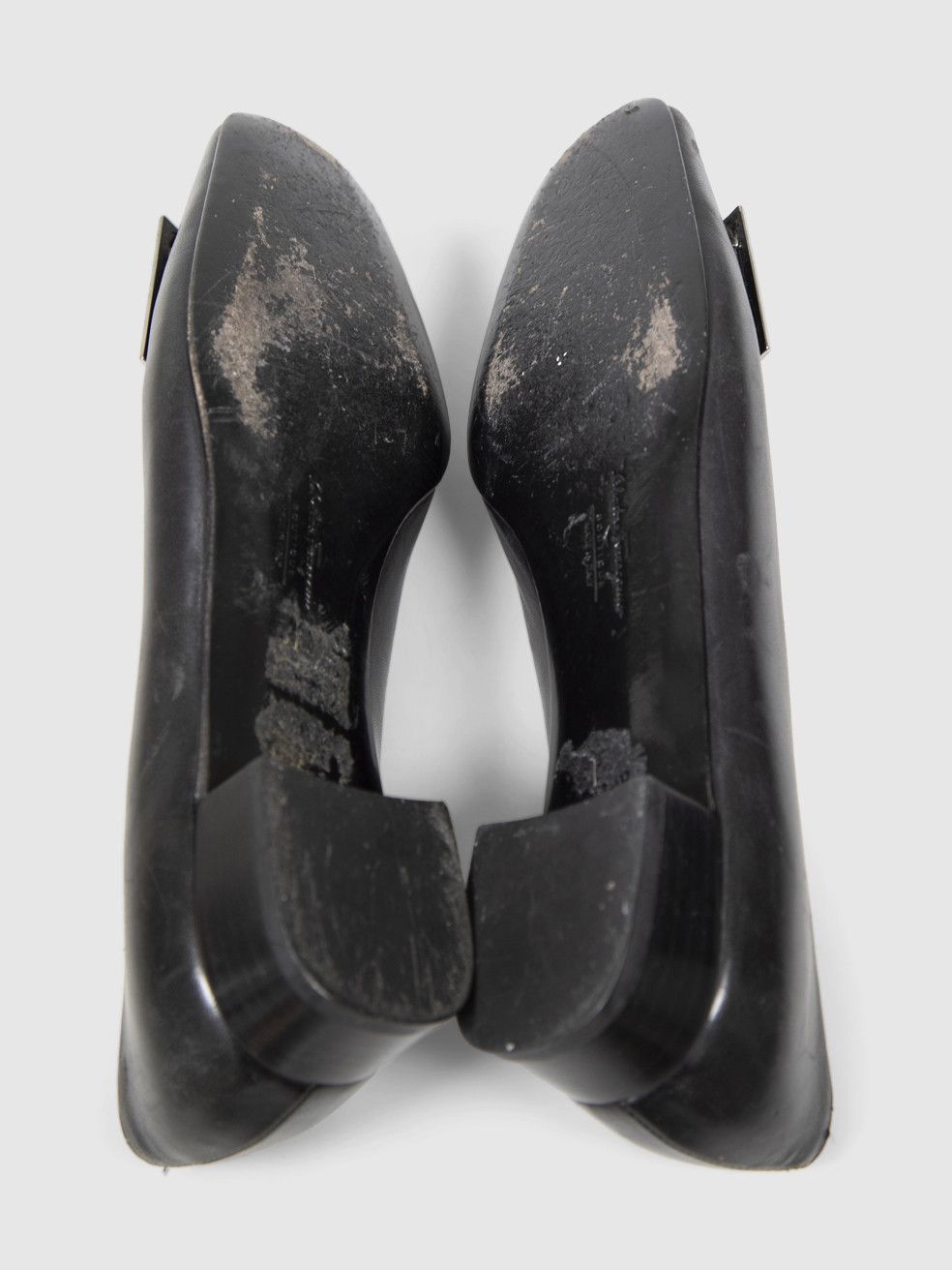 Salvatore Ferragamo Black Leather Low Heel Pumps Size US 8.5 / IT 38.5 - 5 Thumbnail