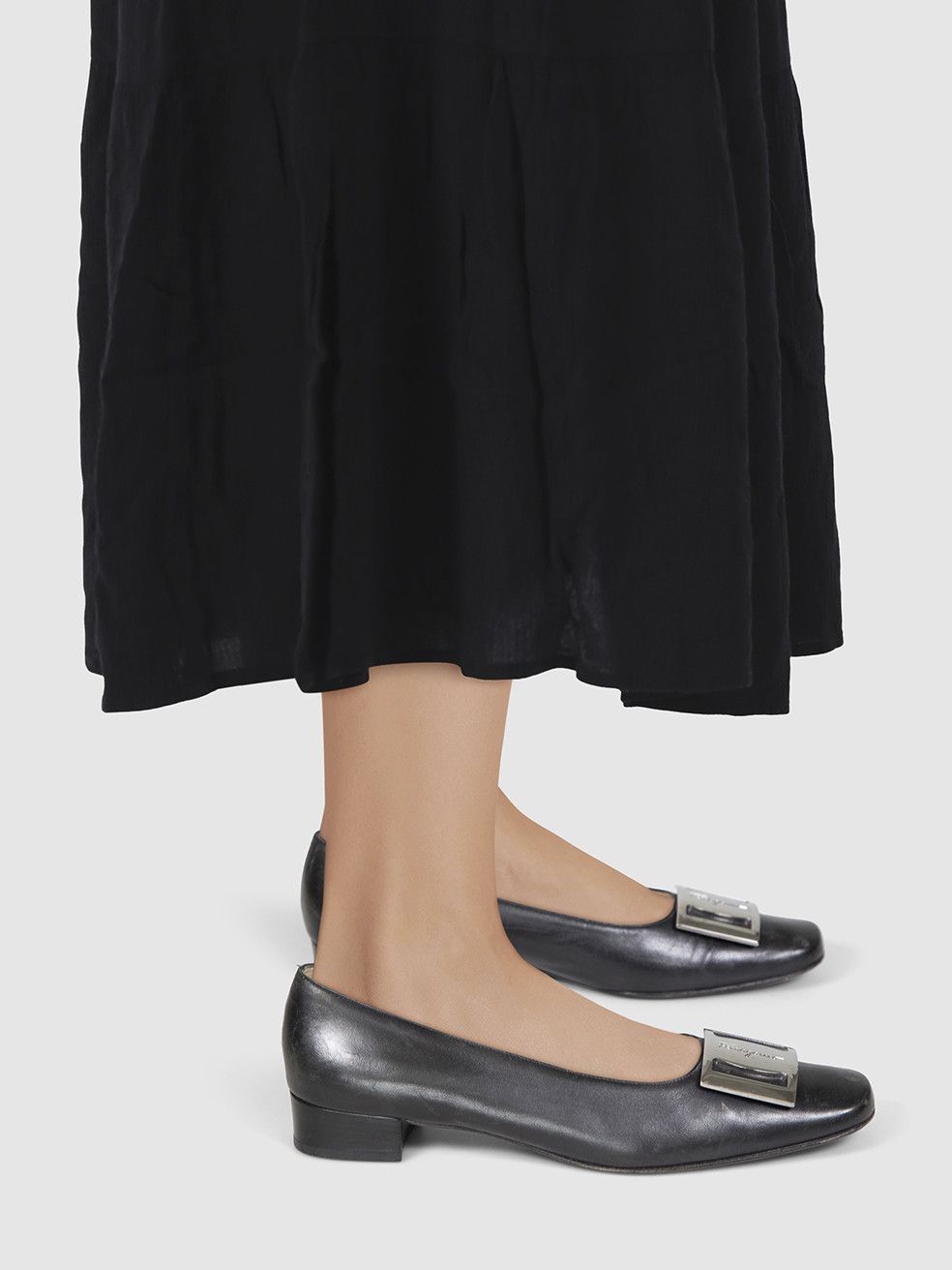 Salvatore Ferragamo Black Leather Low Heel Pumps Size US 8.5 / IT 38.5 - 2 Thumbnail