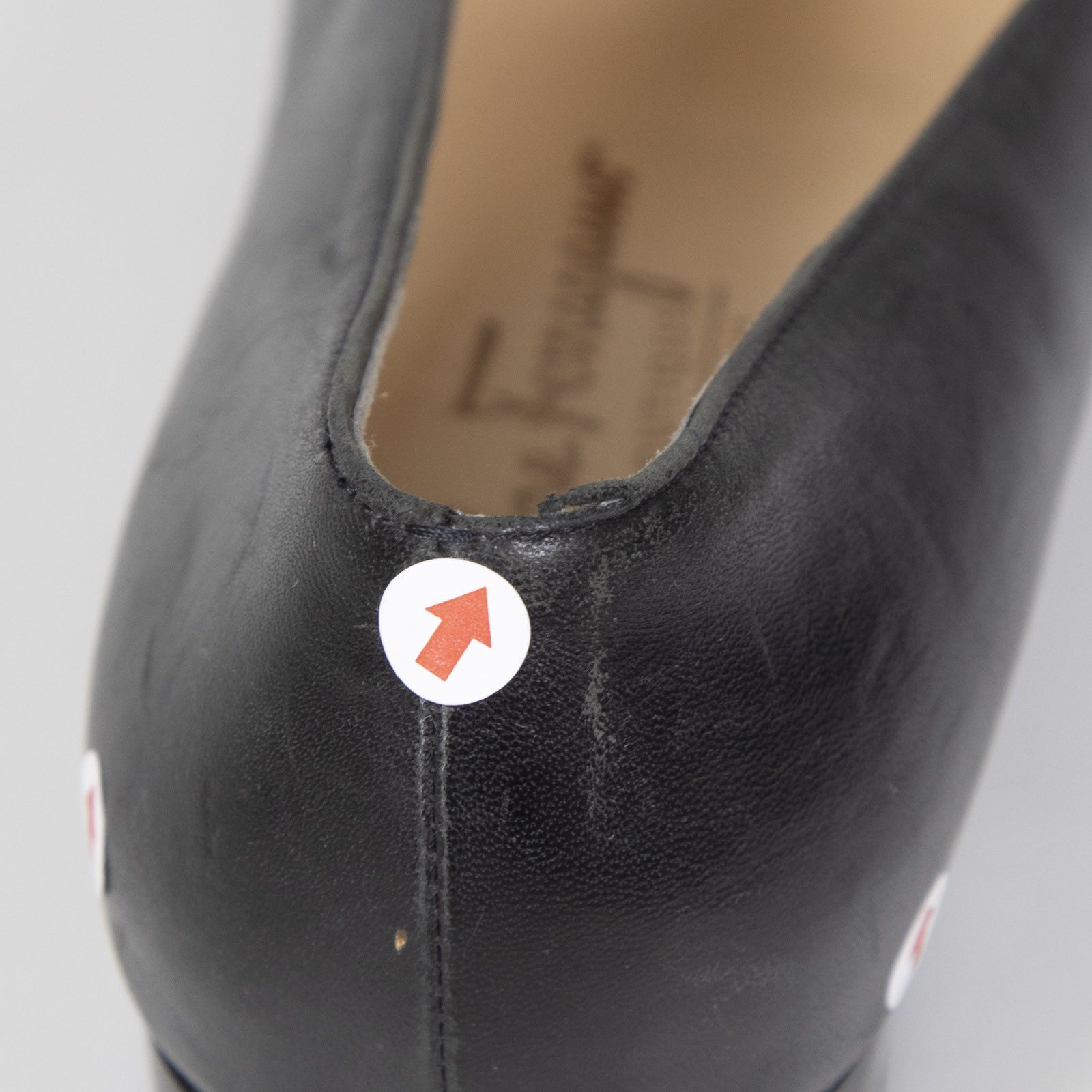 Salvatore Ferragamo Black Leather Low Heel Pumps Size US 8.5 / IT 38.5 - 19 Thumbnail