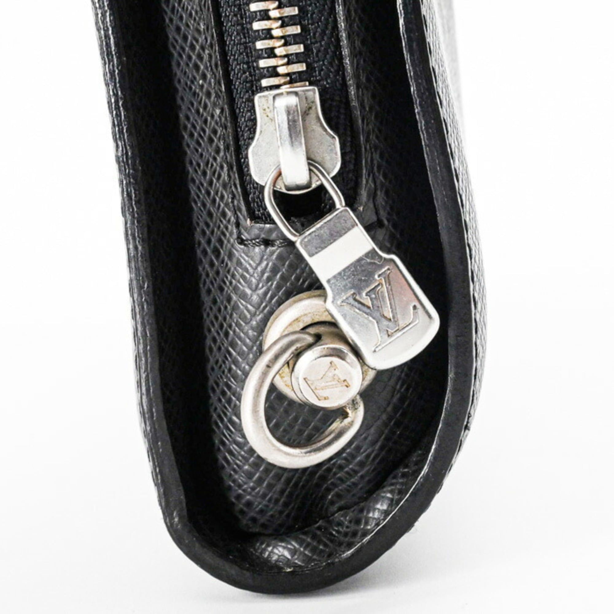 Louis Vuitton LOUIS VUITTON Taiga Baikal Leather Clutch Bag, Ardoise M30182 Size ONE SIZE - 8 Thumbnail