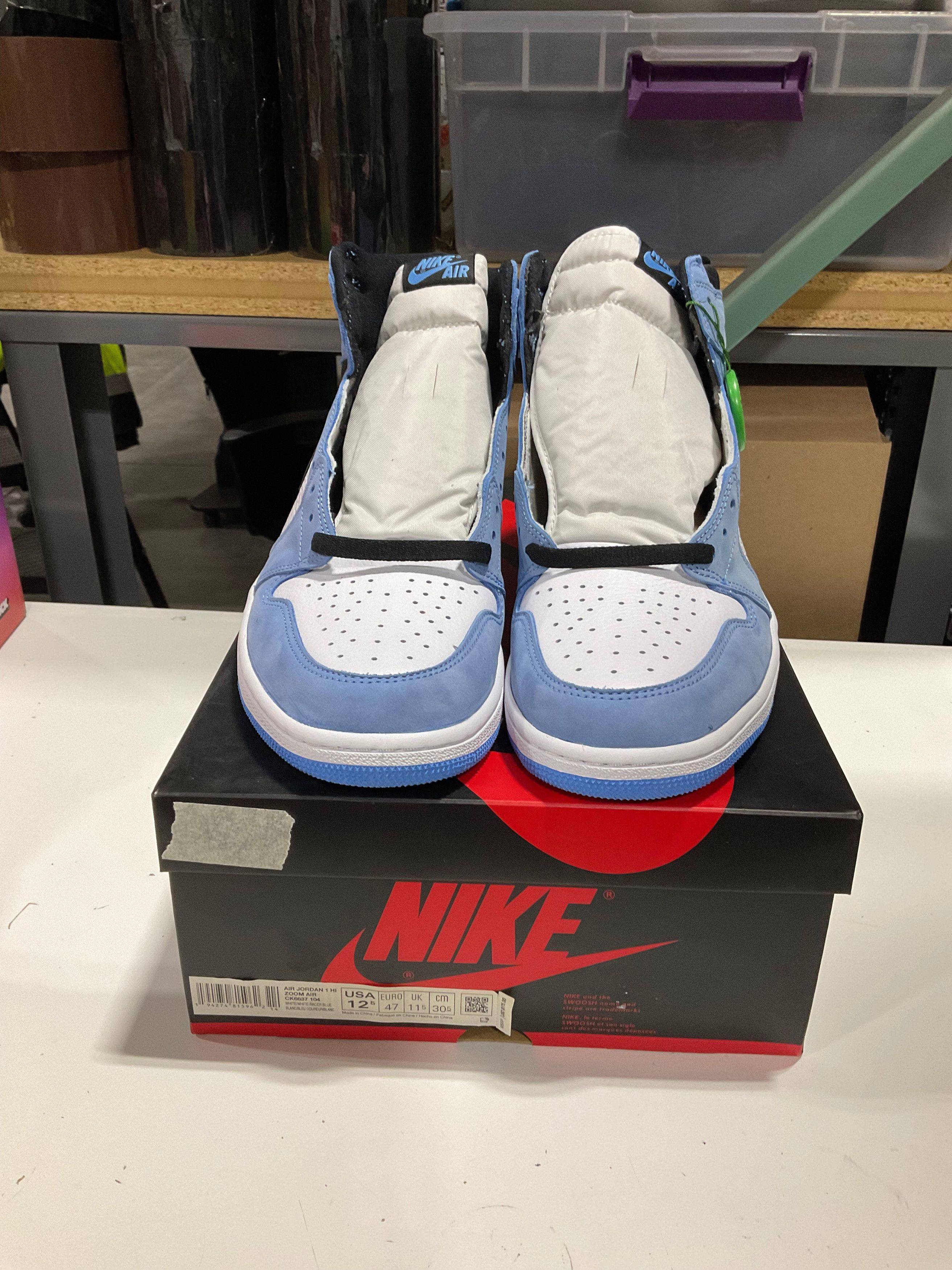 Jordan Brand DS Jordan 1 University Blue *Conditional* Wrong Box Size US 13 / EU 46 - 3 Thumbnail