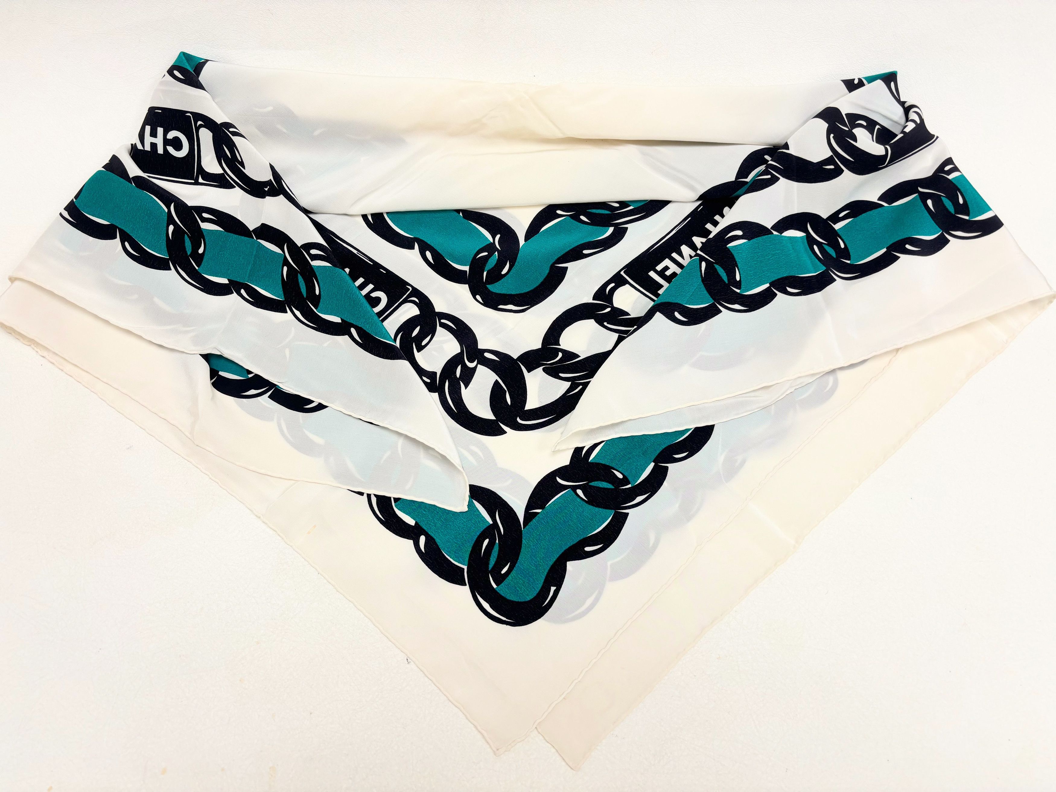 Chanel Foulard en soie Size ONE SIZE - 9 Thumbnail
