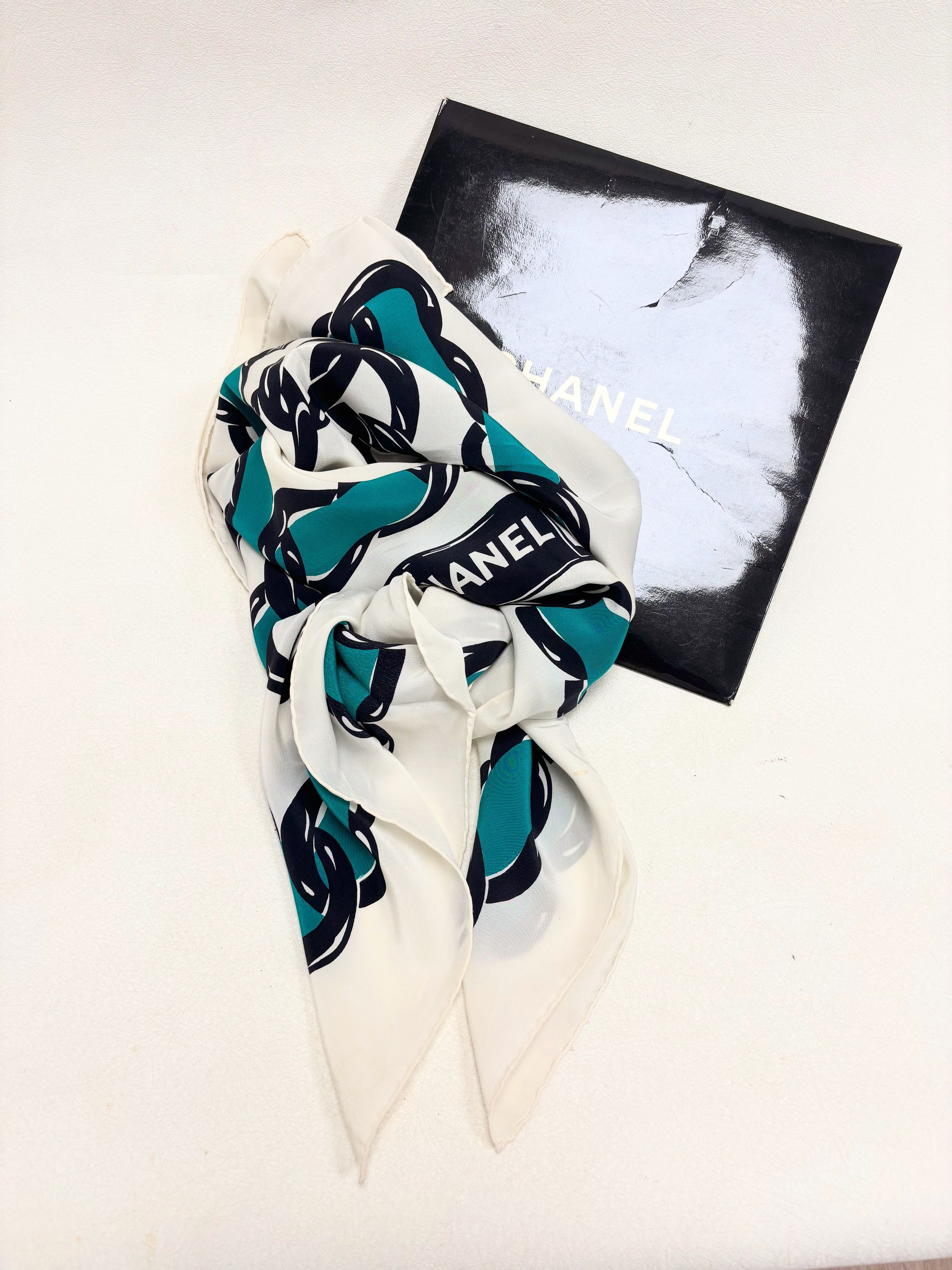 Chanel Foulard en soie Size ONE SIZE - 3 Thumbnail