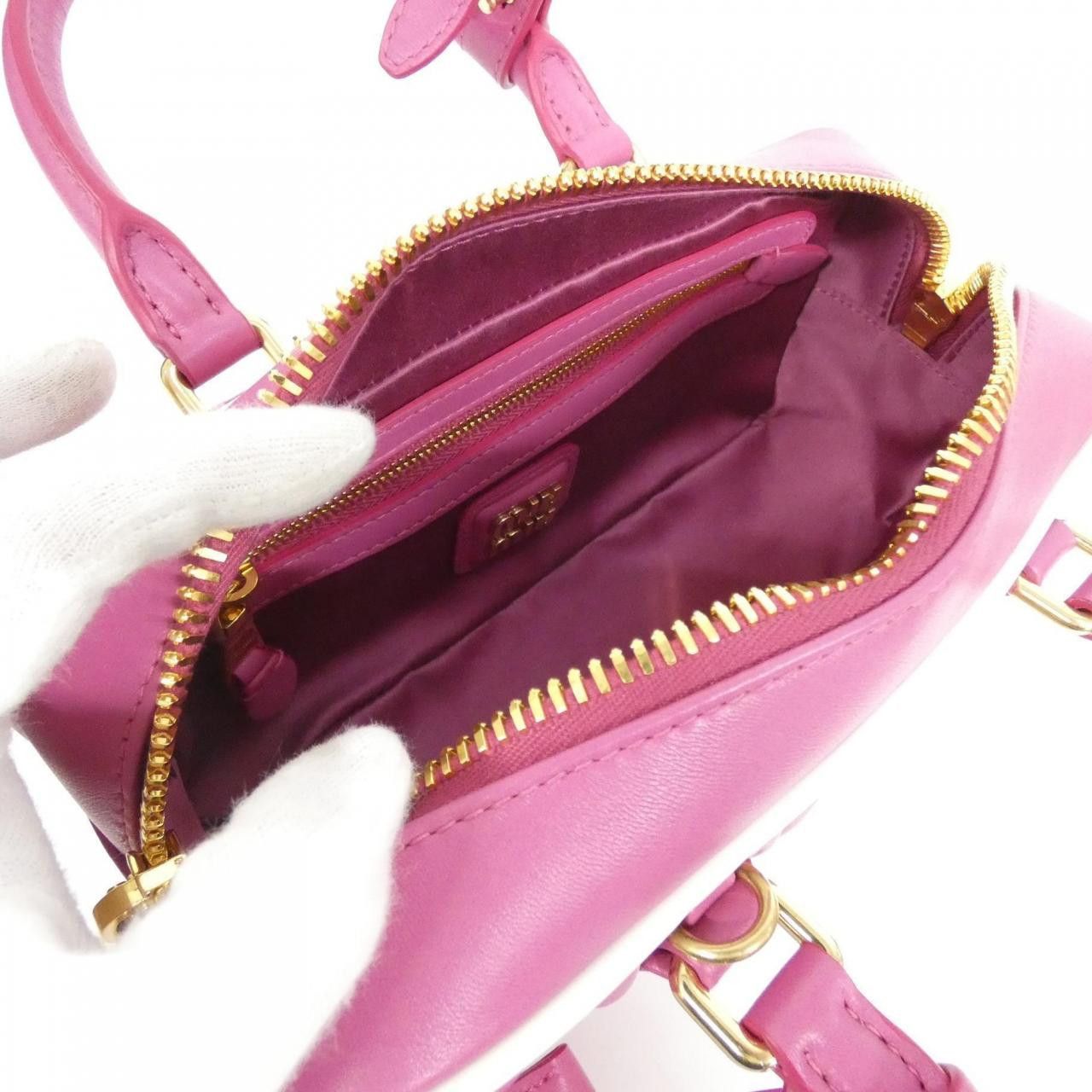 Miu Miu Miu Miu Miu Miu 5BB142 Matelassé Pipi Shoulder Bag Leather Crossbody Bag 5BB142 DUTY FREE for USA Size ONE SIZE - 9 Thumbnail