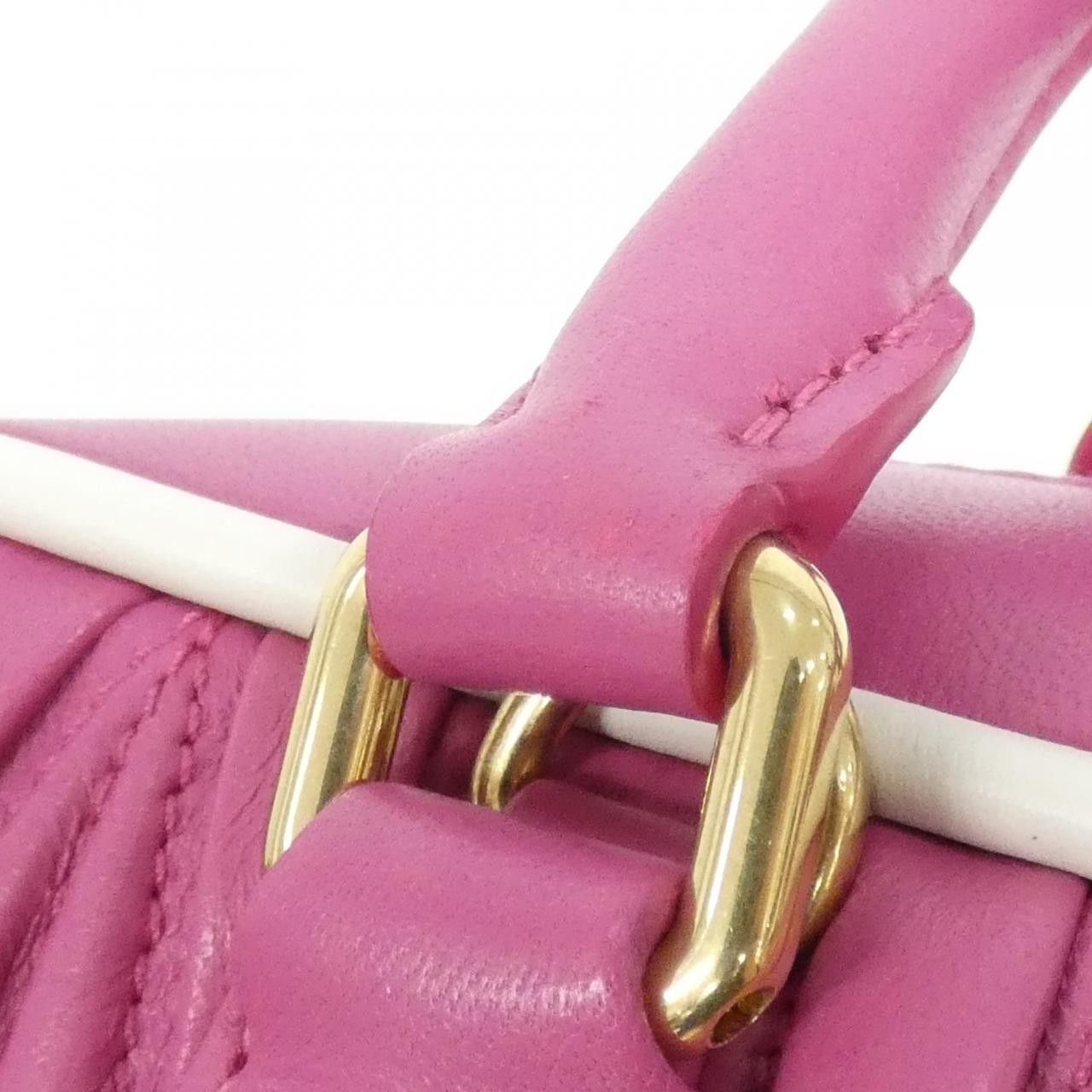 Miu Miu Miu Miu Miu Miu 5BB142 Matelassé Pipi Shoulder Bag Leather Crossbody Bag 5BB142 DUTY FREE for USA Size ONE SIZE - 8 Thumbnail